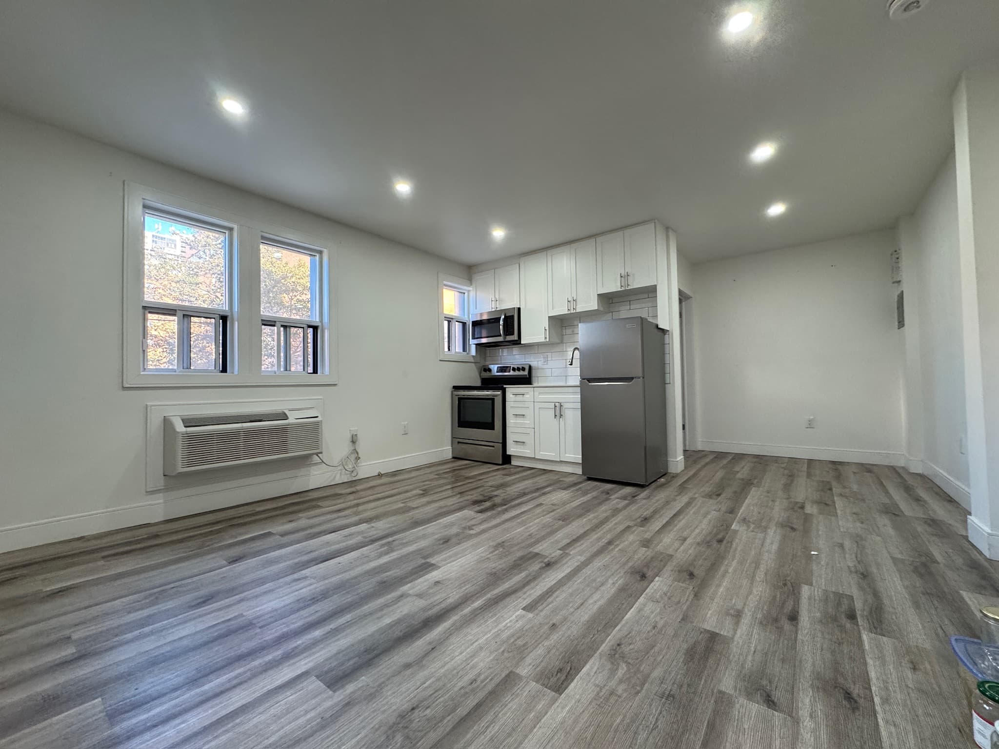 Whitehall Apartments — 103 - Photo 12