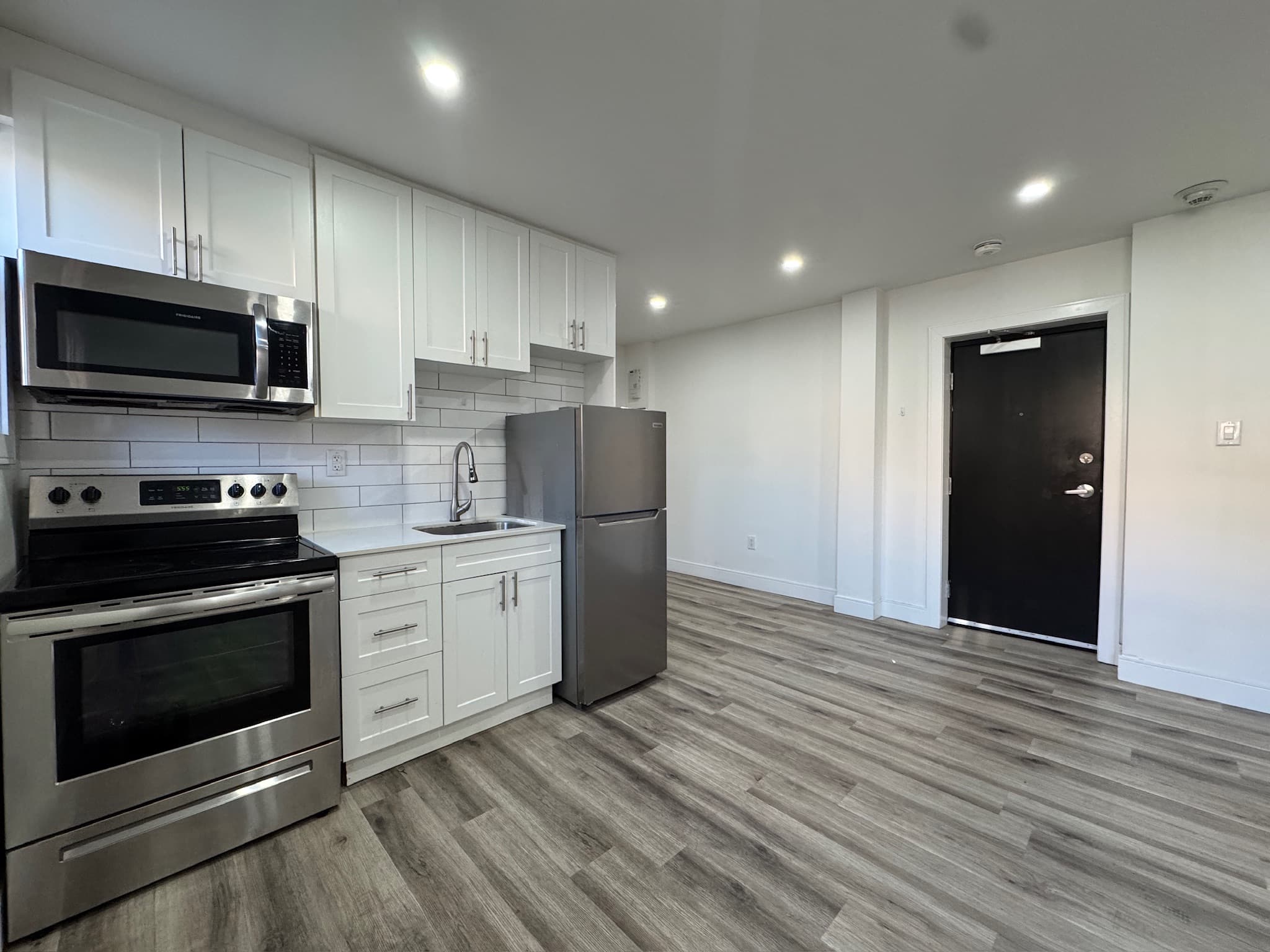 Whitehall Apartments — 103 - Photo 3