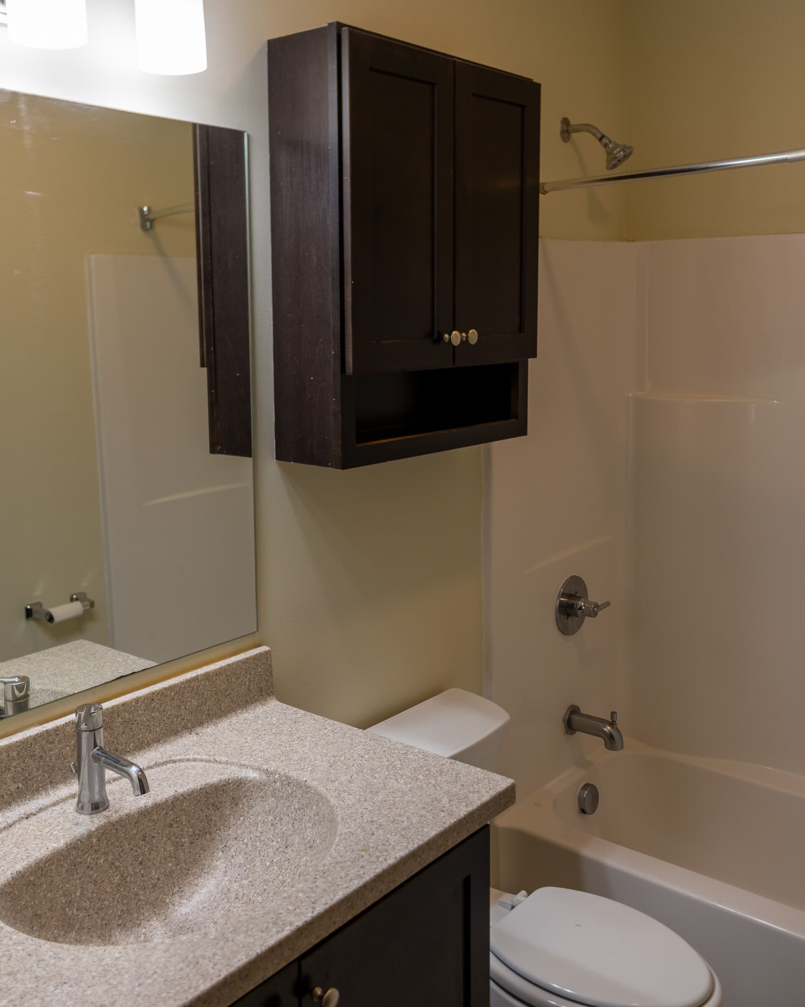 Investor’s Property Management — 5.5 Bedroom(s) and 2 Bathroom(s) - Photo 8