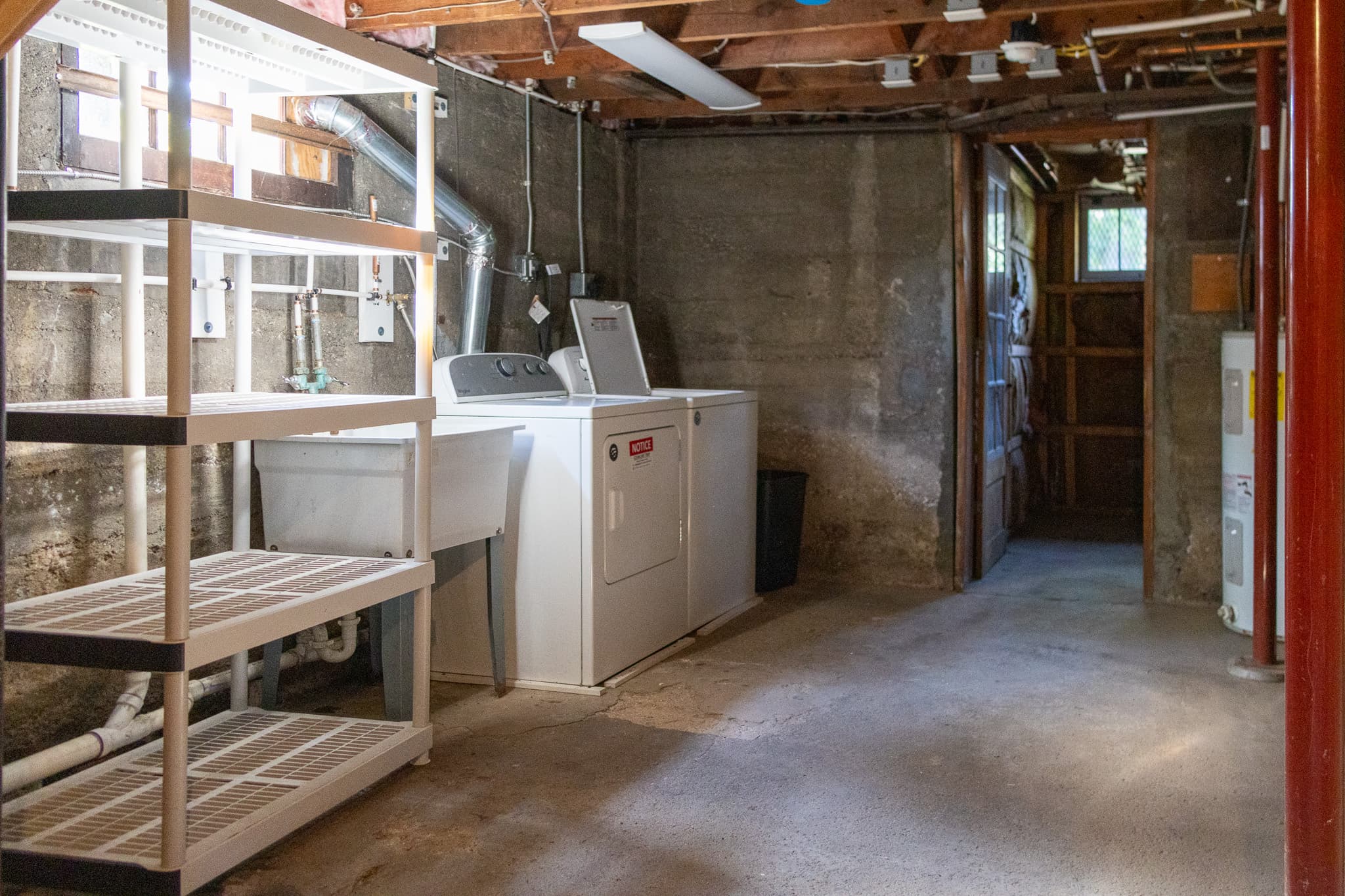 Investor’s Property Management — 5.5 Bedroom(s) and 2 Bathroom(s) - Photo 23