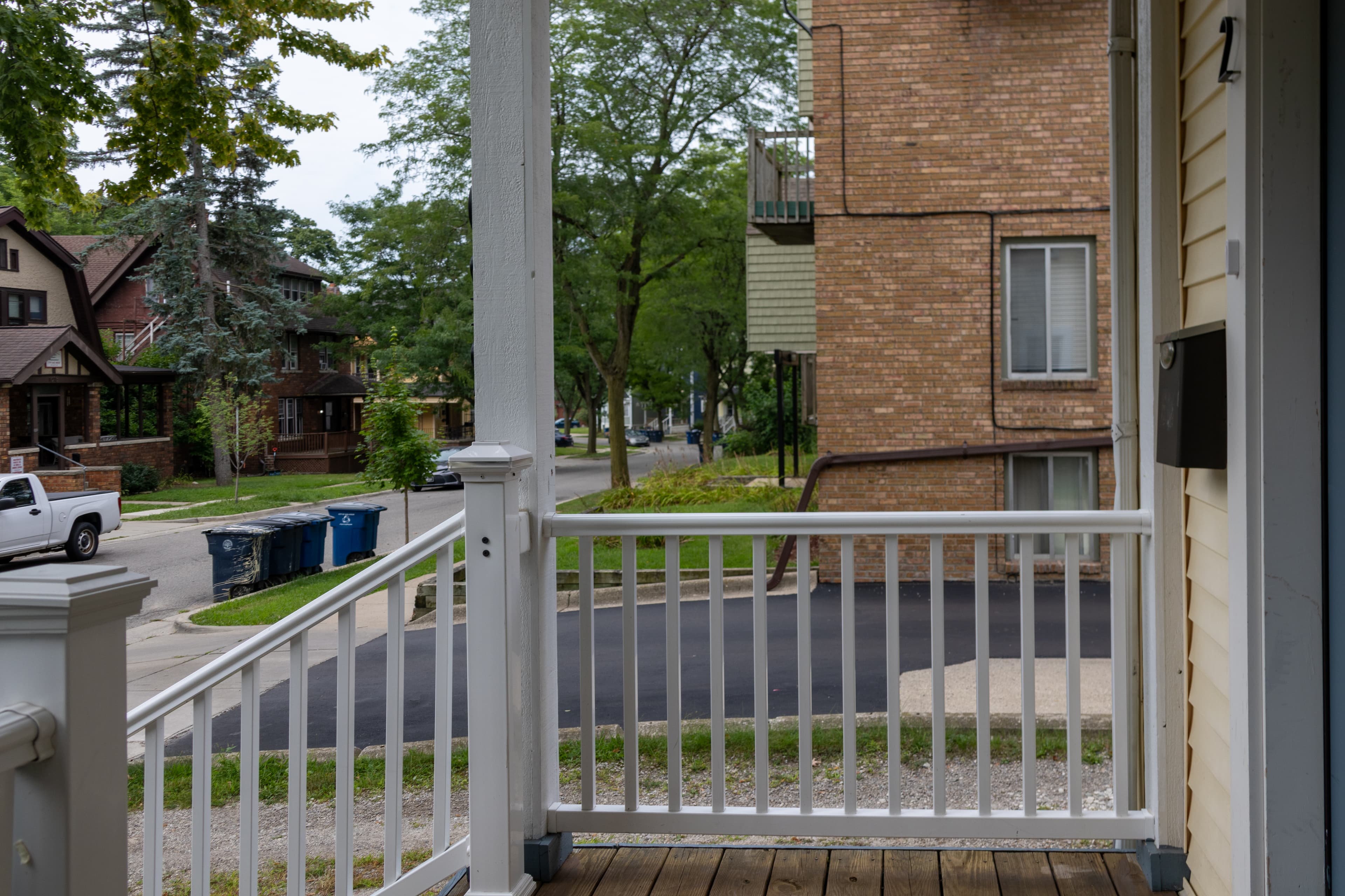 Investor’s Property Management — 5.5 Bedroom(s) and 3 Bathroom(s) - Photo 2