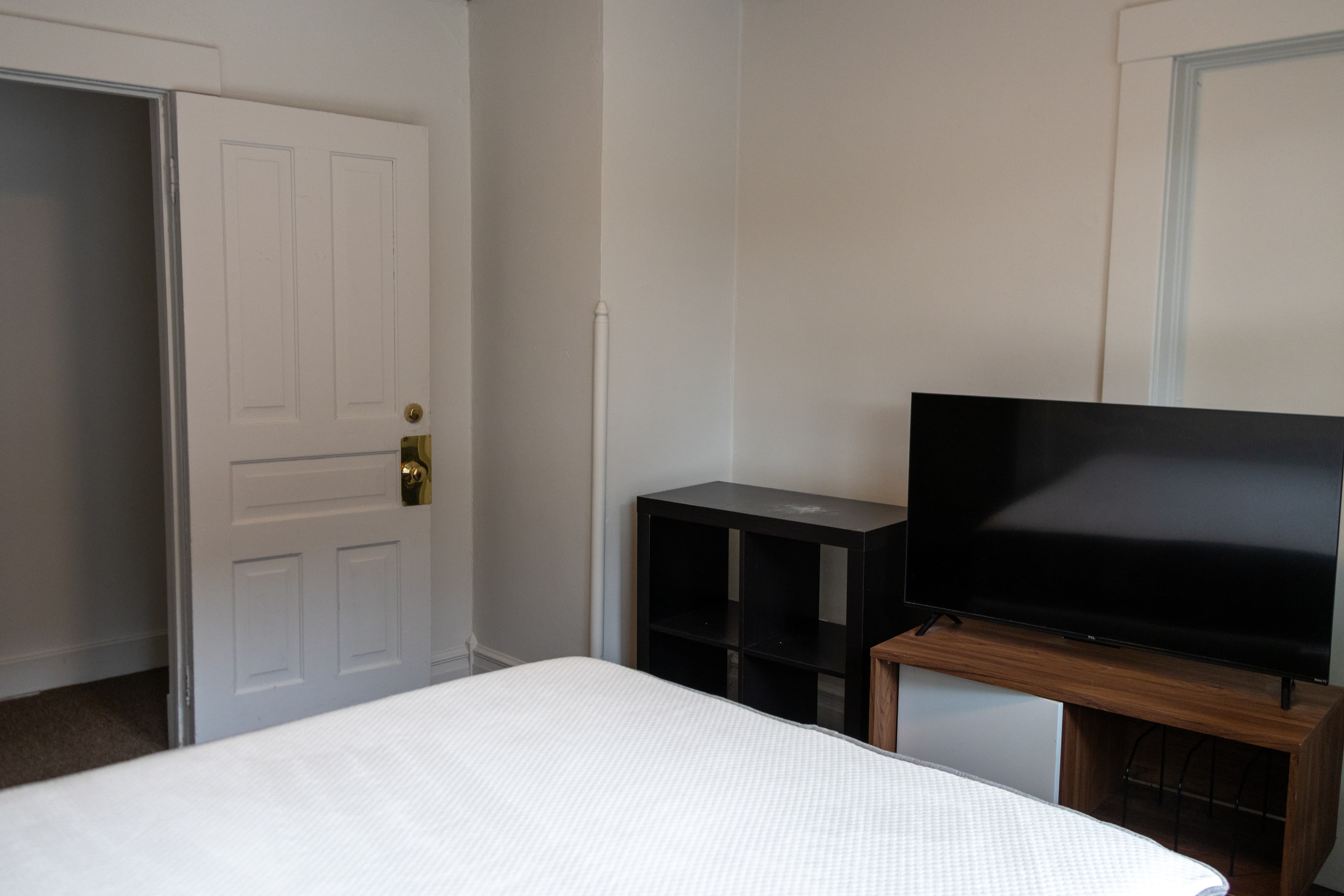 Investor’s Property Management — 5.5 Bedroom(s) and 3 Bathroom(s) - Photo 11