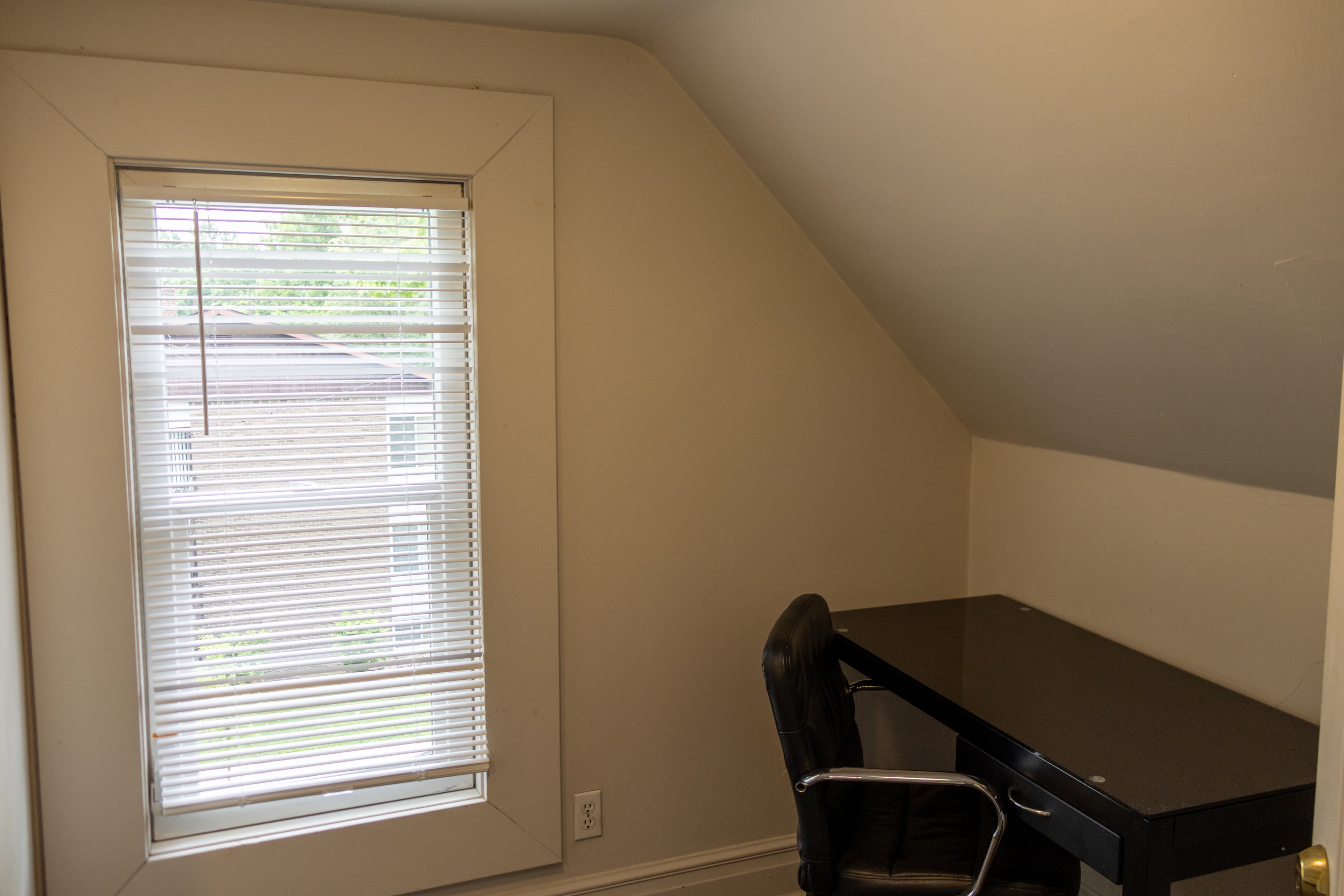 Investor’s Property Management — 5.5 Bedroom(s) and 3 Bathroom(s) - Photo 15