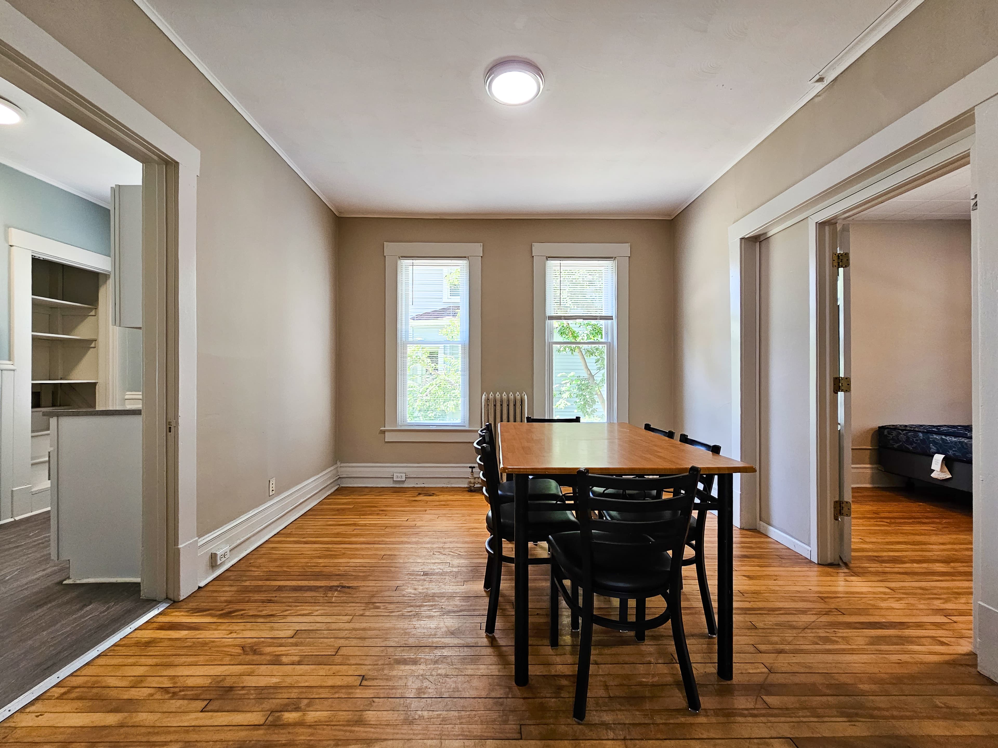 Investor’s Property Management — 5.5 Bedroom(s) and 3 Bathroom(s) - Photo 4