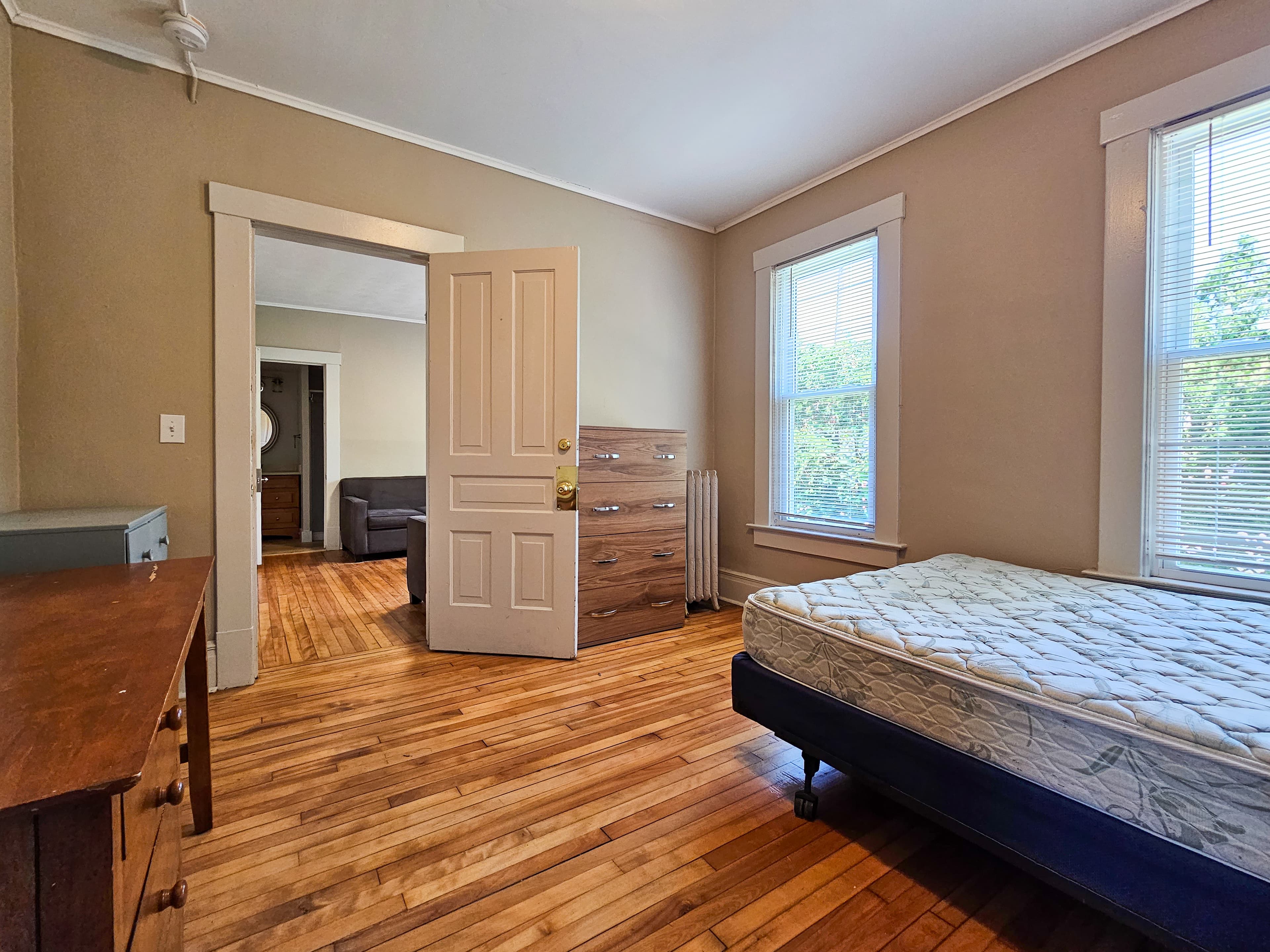 Investor’s Property Management — 5.5 Bedroom(s) and 3 Bathroom(s) - Photo 12