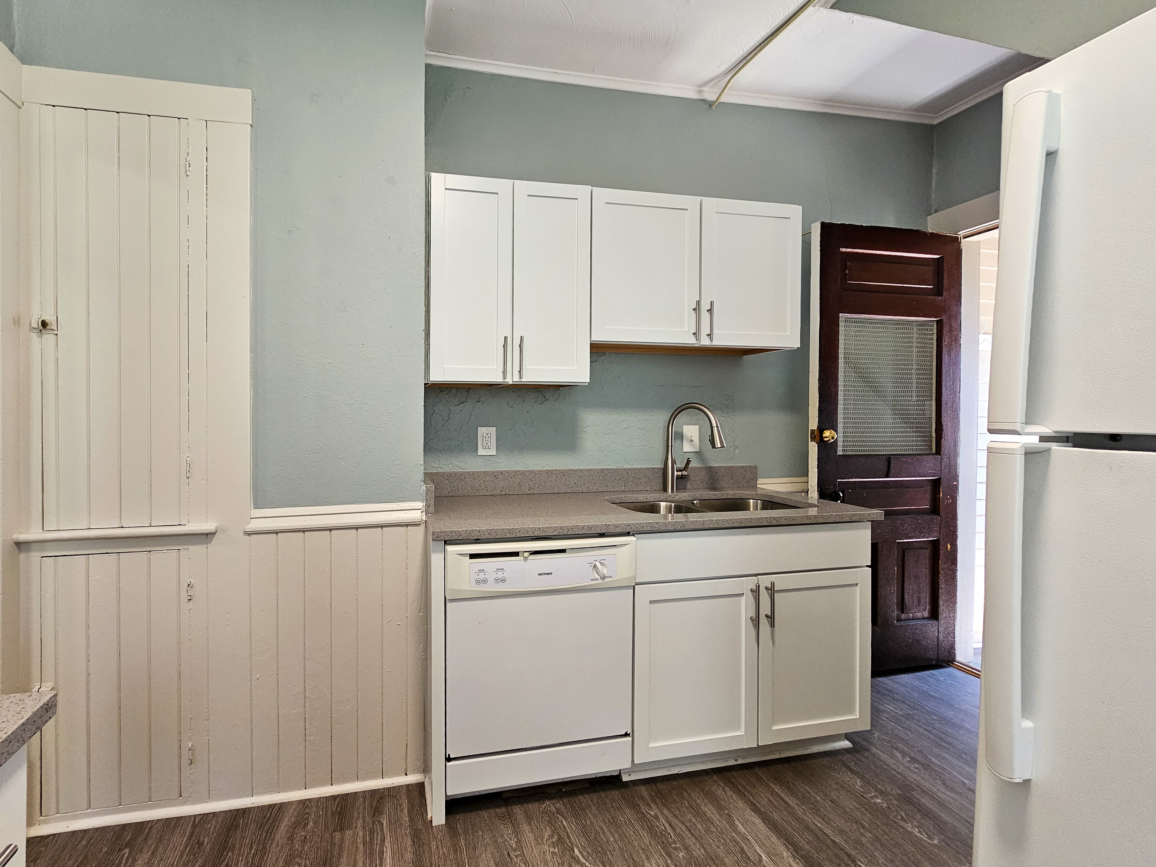 Investor’s Property Management — 5.5 Bedroom(s) and 3 Bathroom(s) - Photo 10