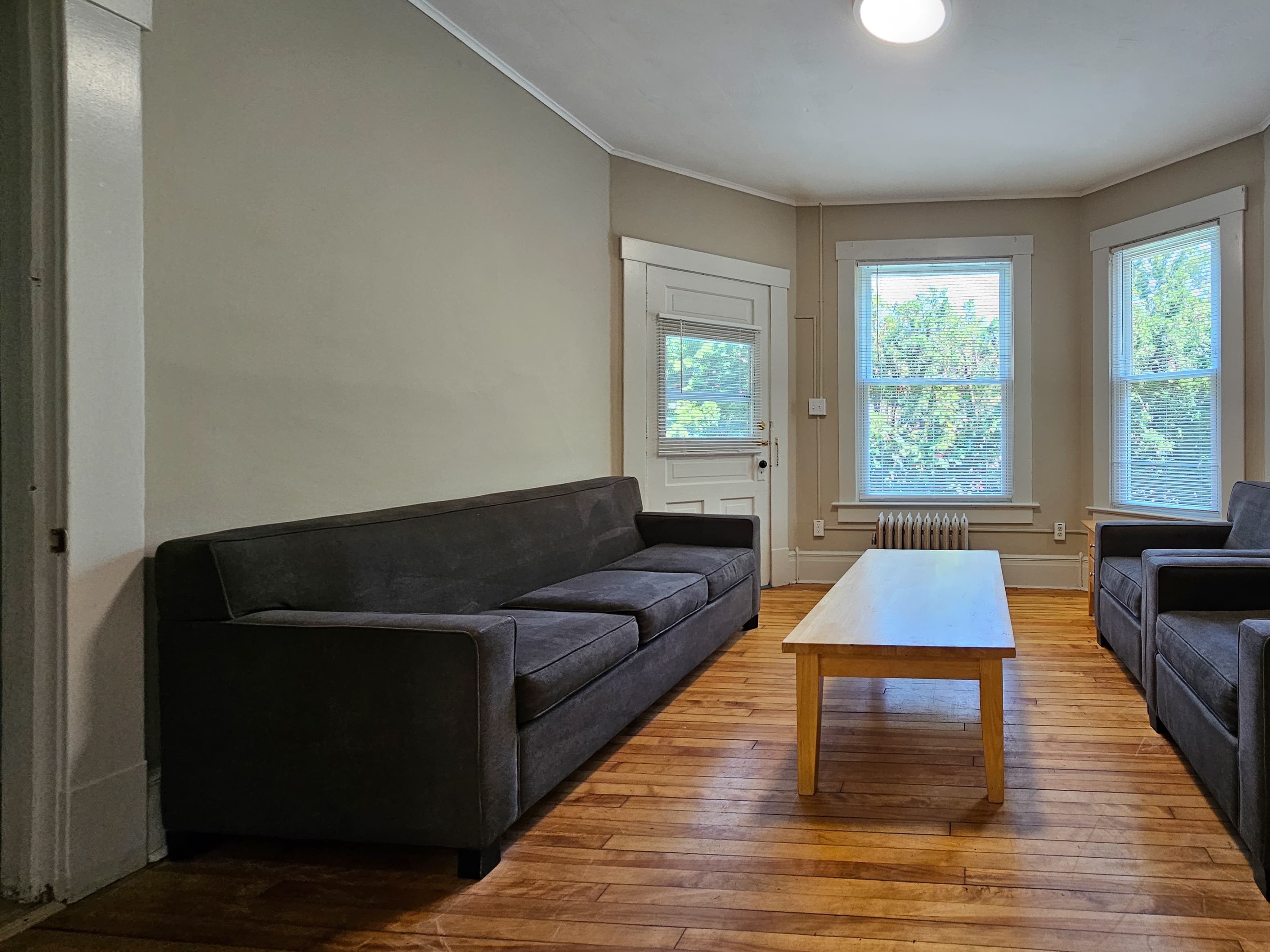 Investor’s Property Management — 5.5 Bedroom(s) and 3 Bathroom(s) - Photo 2