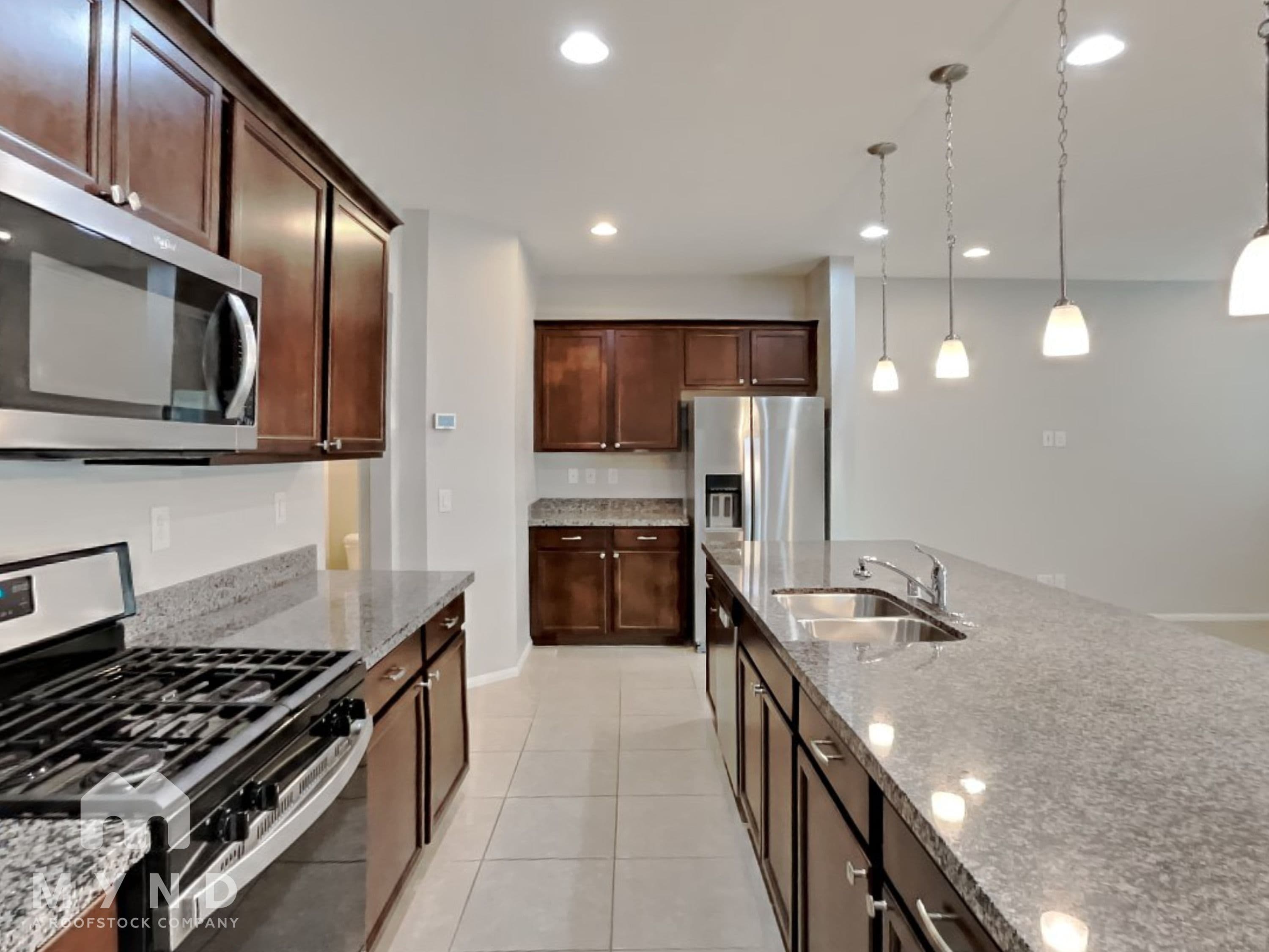 MYND — 3 Bedroom(s) and 2.5 Bathroom(s) - Photo 3