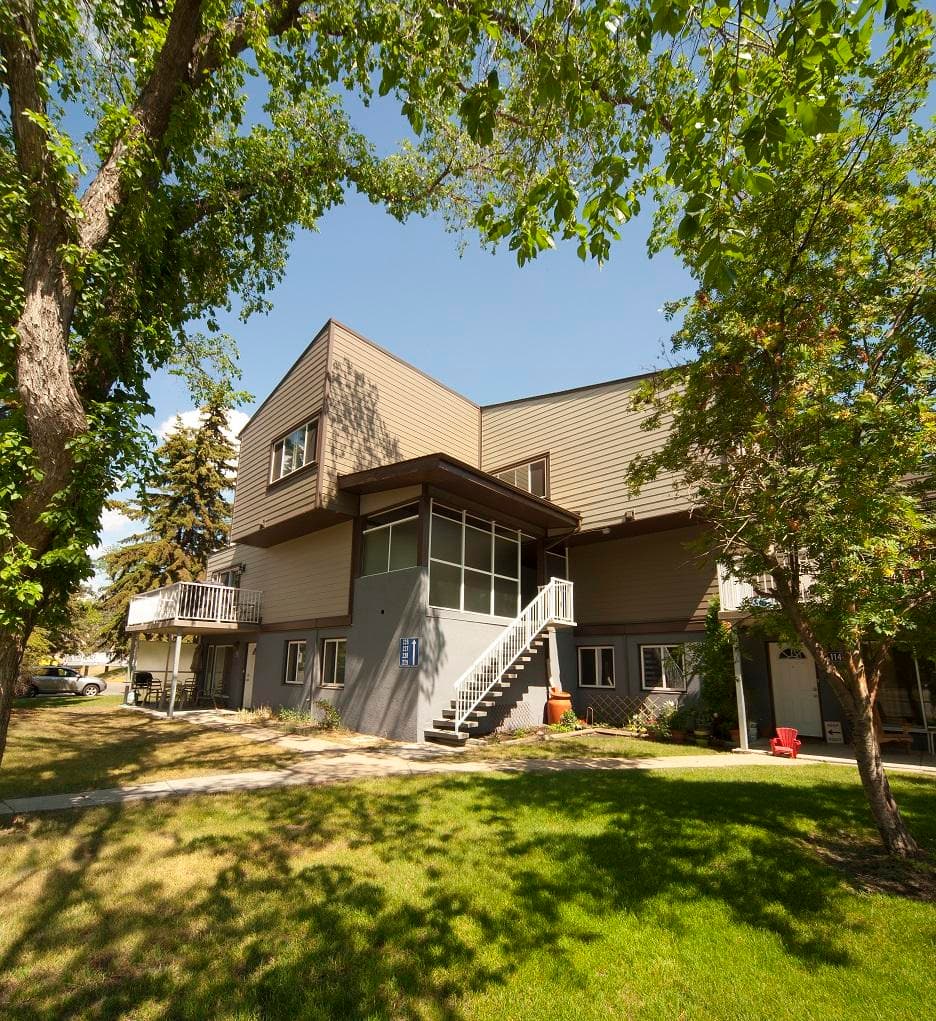 Strategic Group — 2 Bed/1 Bath Bungalow - Photo 2