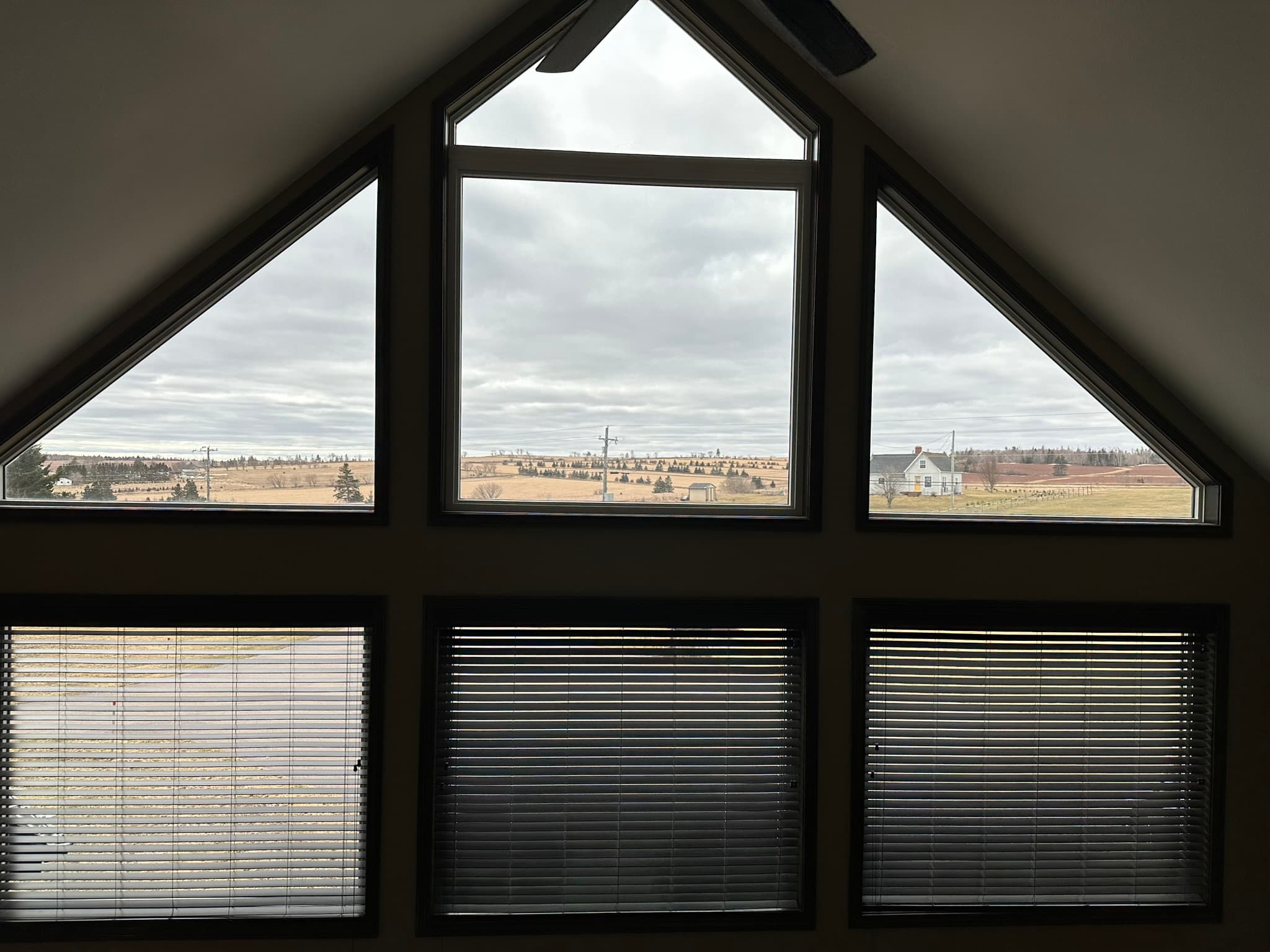 PropertyGuys.com — 4 Bedroom(s) and 2.5 Bathroom(s) - Photo 12