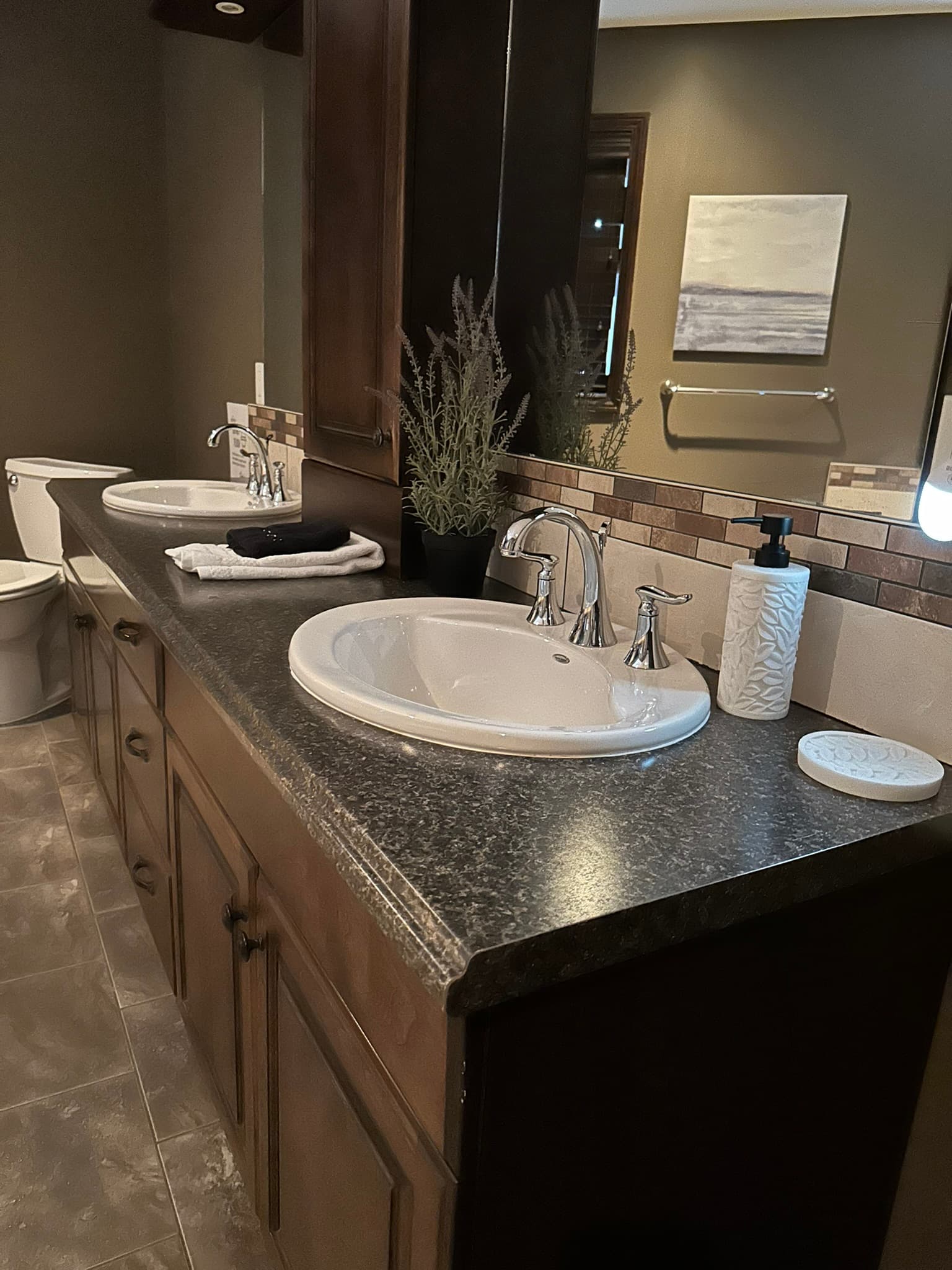 PropertyGuys.com — 4 Bedroom(s) and 2.5 Bathroom(s) - Photo 21