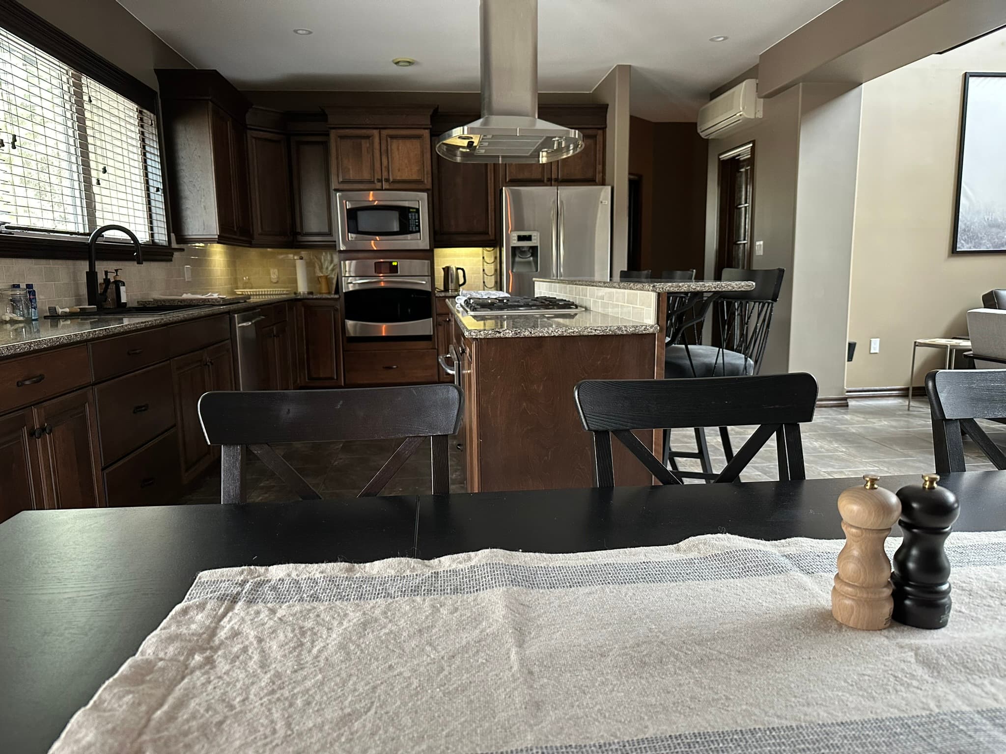 PropertyGuys.com — 4 Bedroom(s) and 2.5 Bathroom(s) - Photo 29