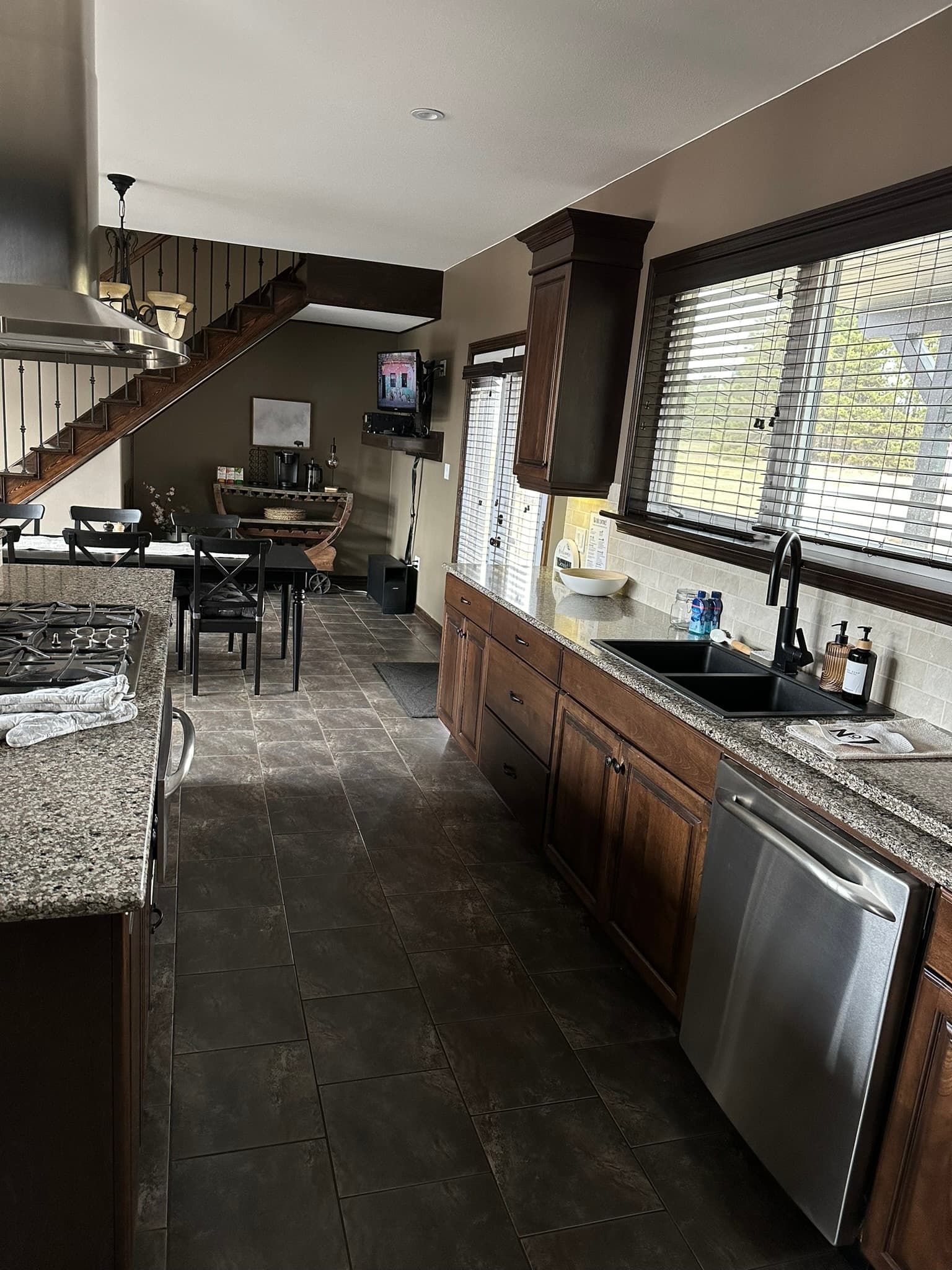 PropertyGuys.com — 4 Bedroom(s) and 2.5 Bathroom(s) - Photo 30