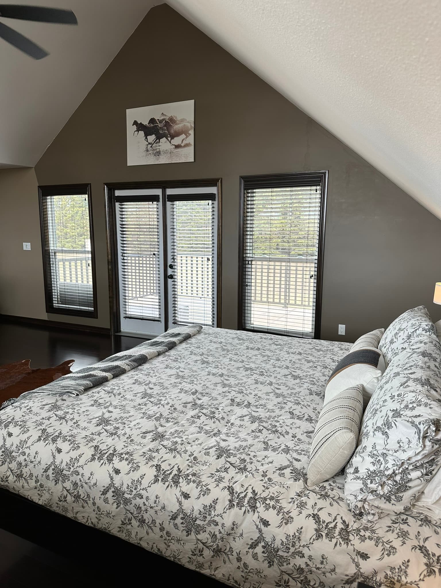 PropertyGuys.com — 4 Bedroom(s) and 2.5 Bathroom(s) - Photo 27