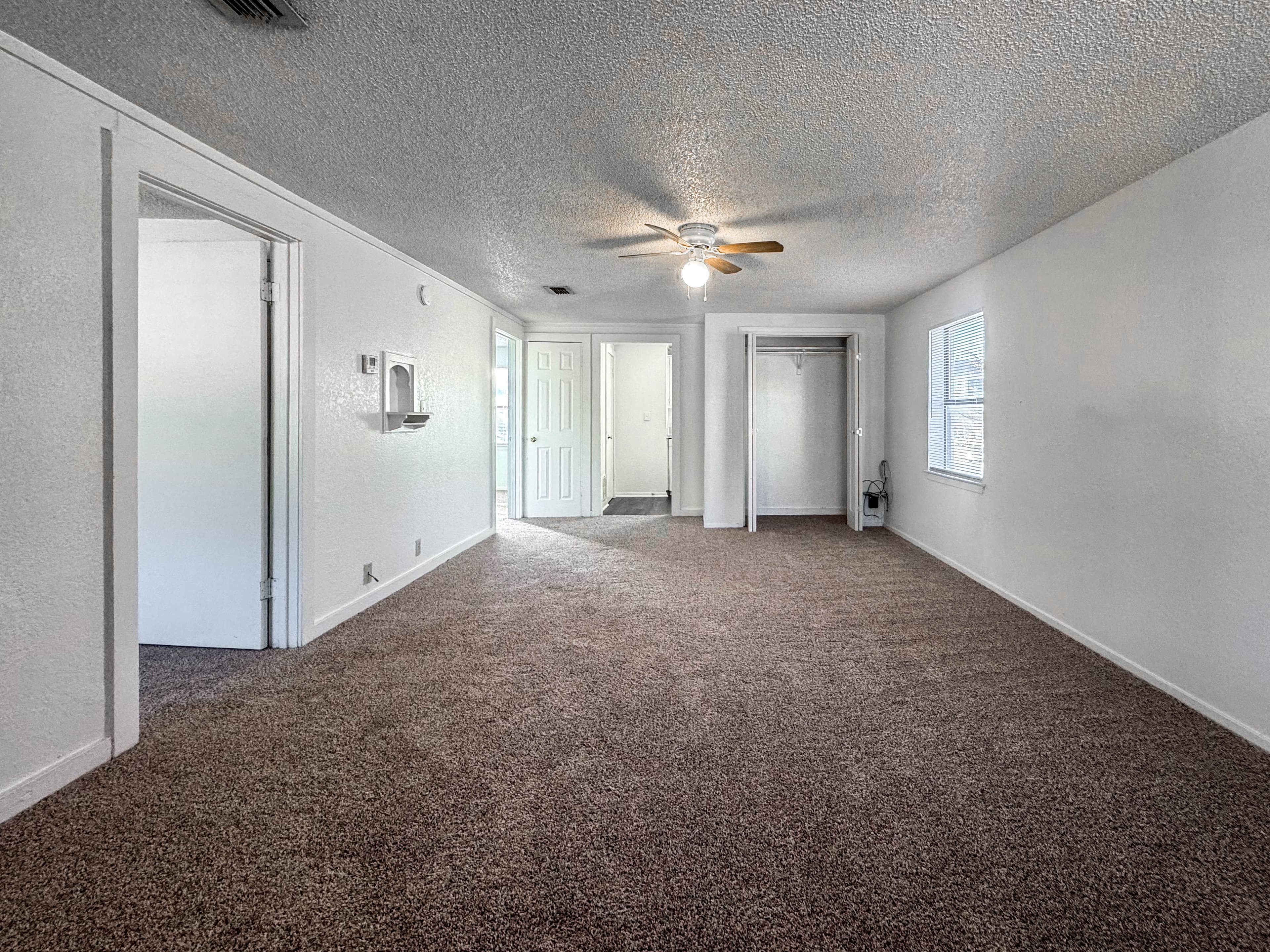 Scott Brown Properties — Elm Place Apartments - Photo 3