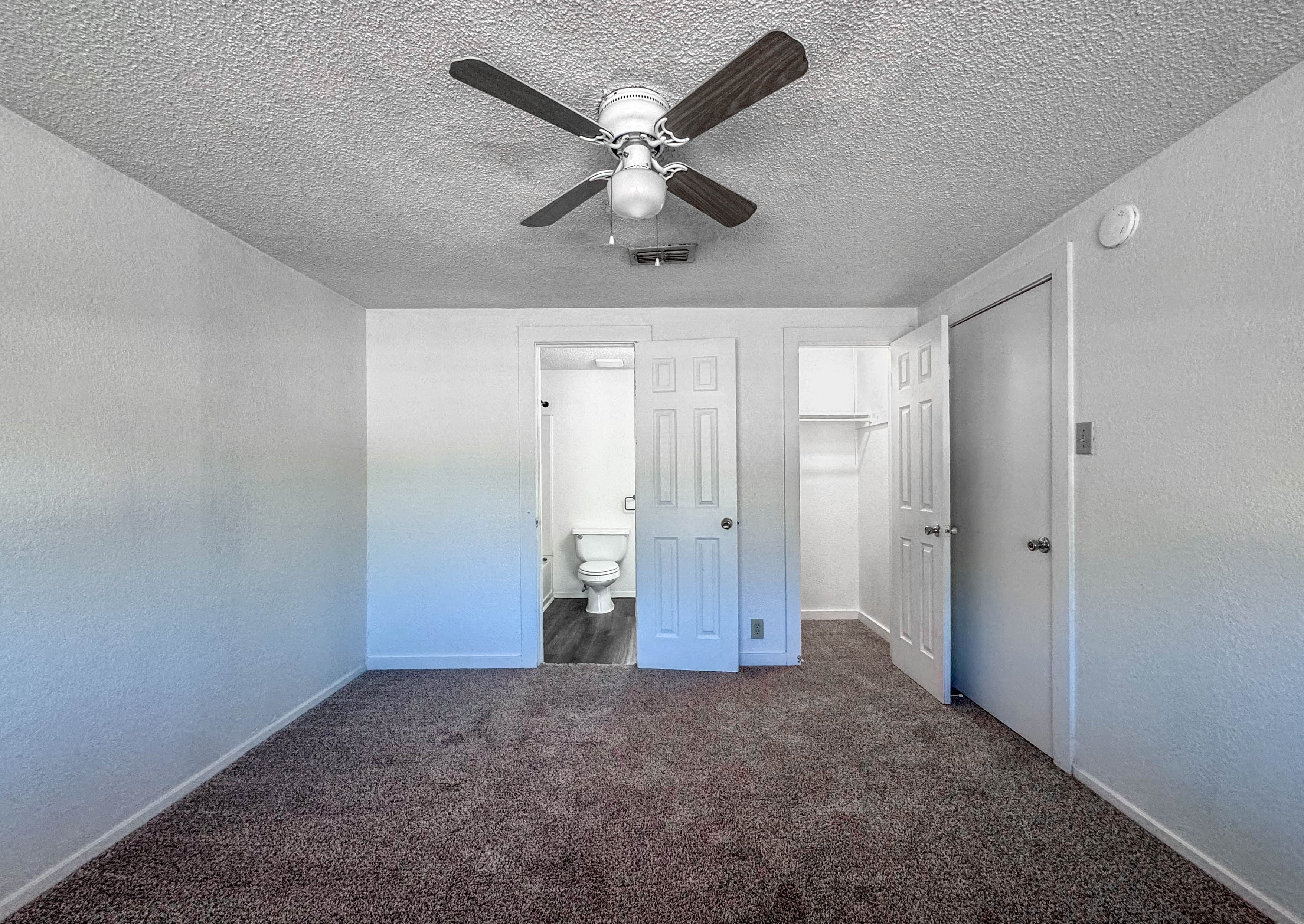 Scott Brown Properties — Elm Place Apartments - Photo 9