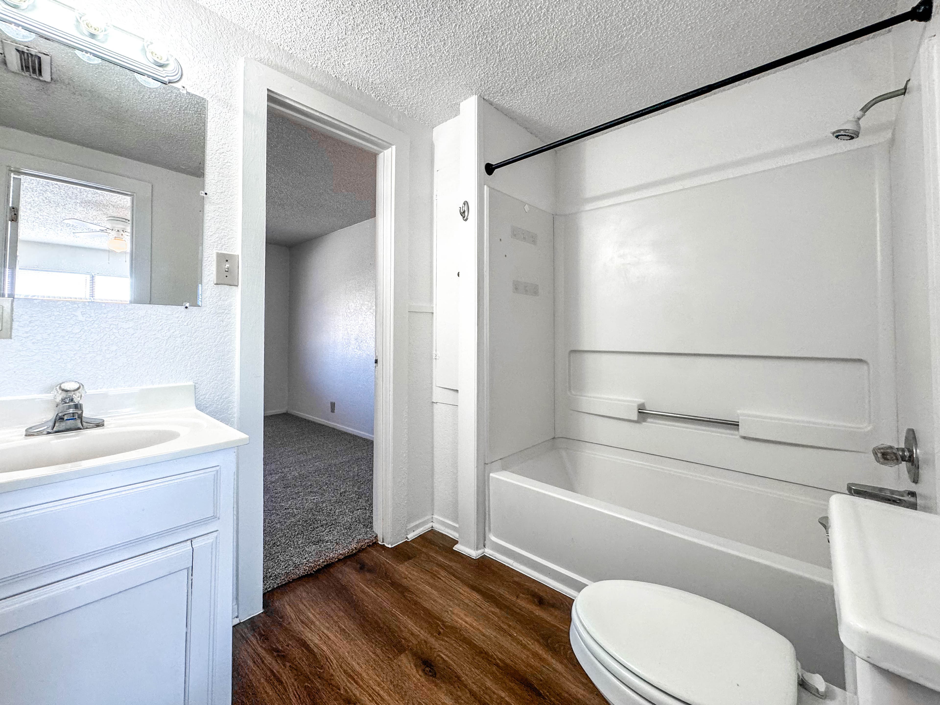 Scott Brown Properties — Elm Place Apartments - Photo 16