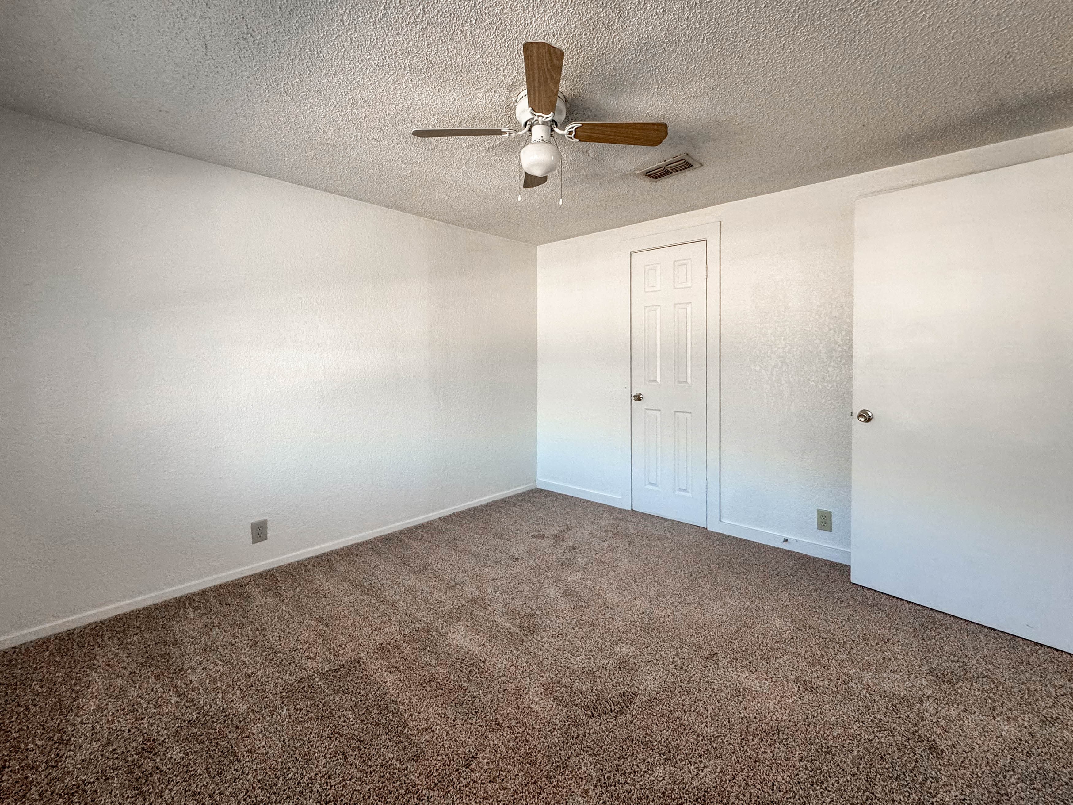 Scott Brown Properties — Elm Place Apartments - Photo 7