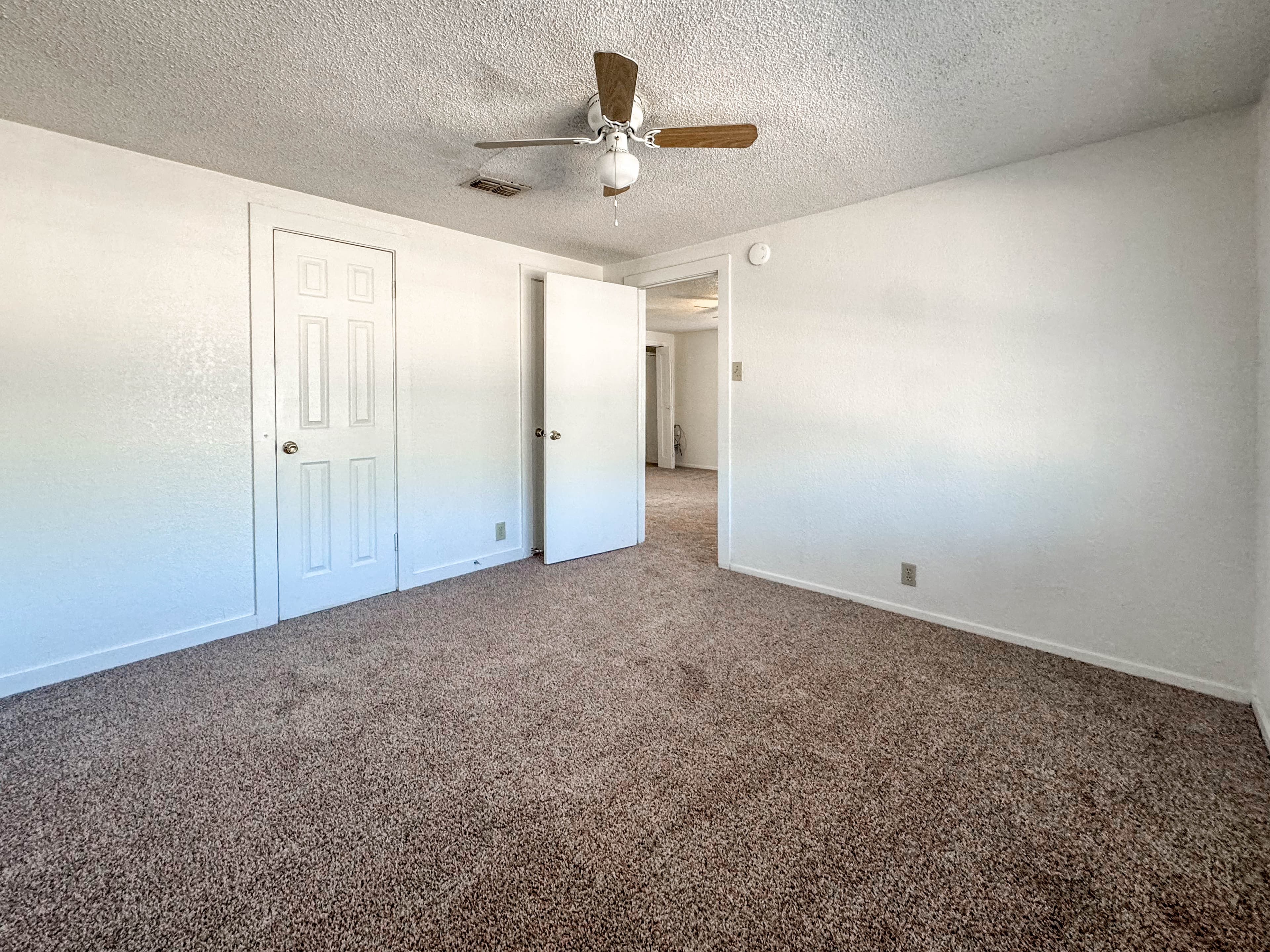 Scott Brown Properties — Elm Place Apartments - Photo 11