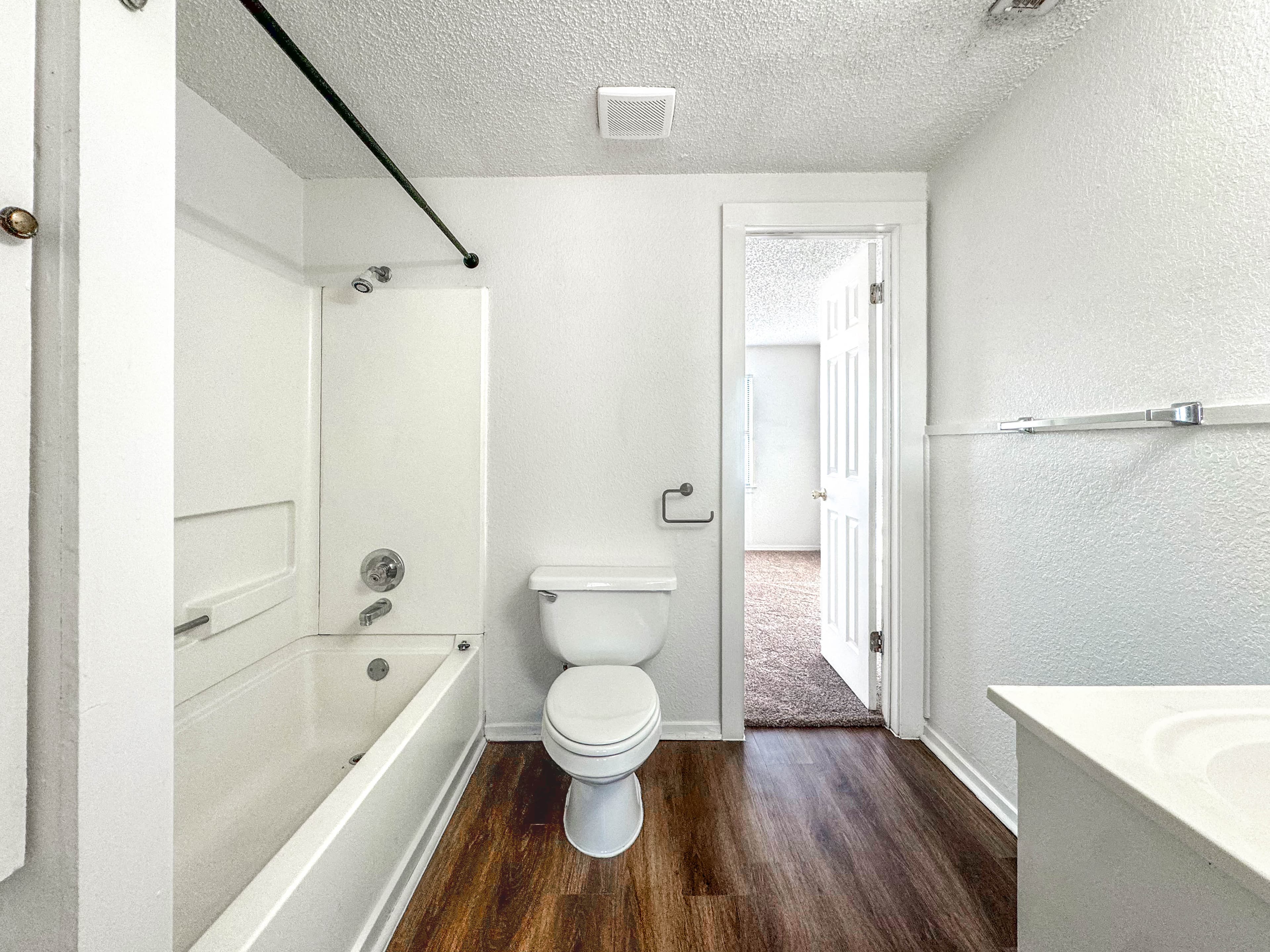 Scott Brown Properties — Elm Place Apartments - Photo 13