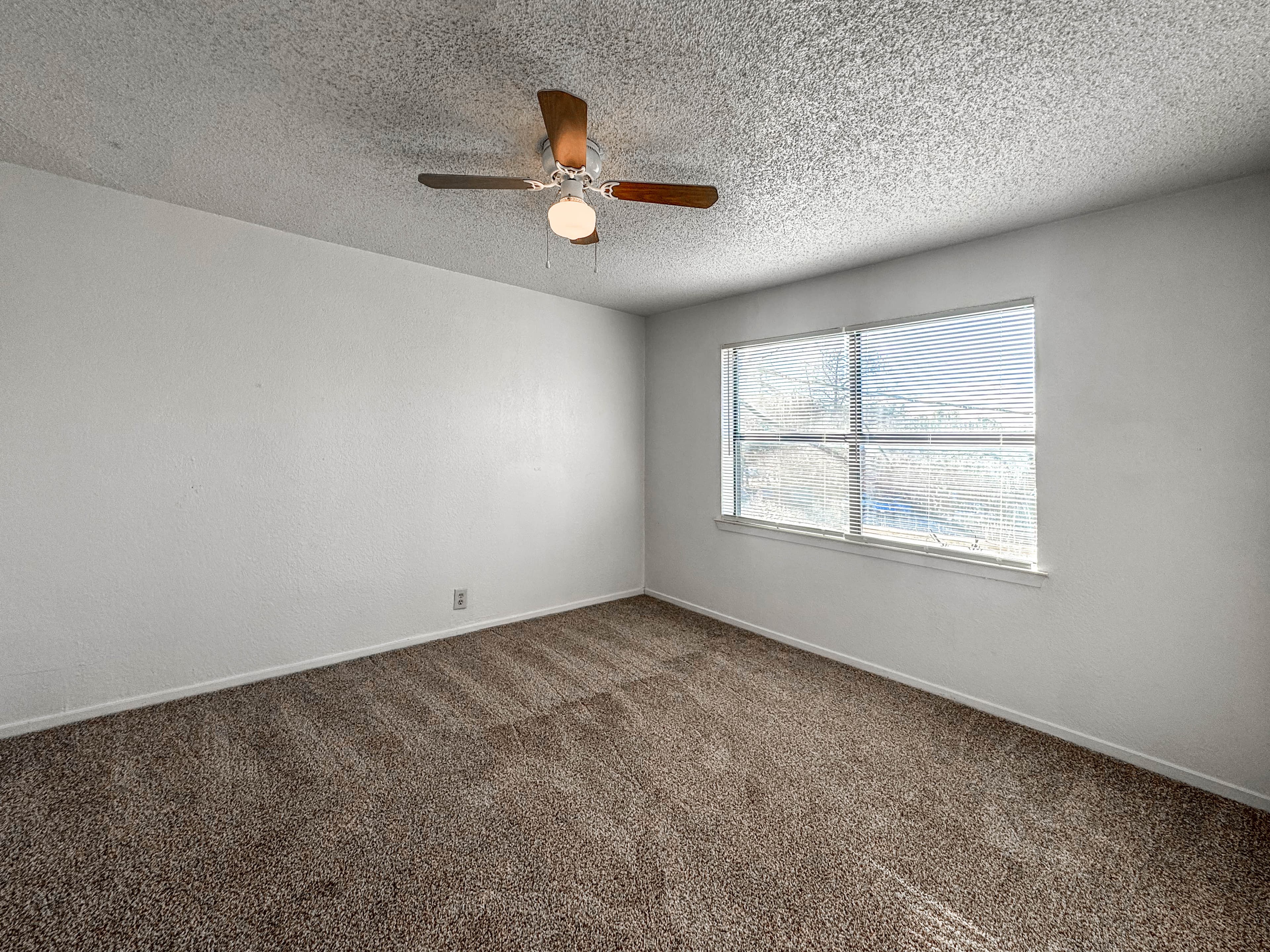 Scott Brown Properties — Elm Place Apartments - Photo 21