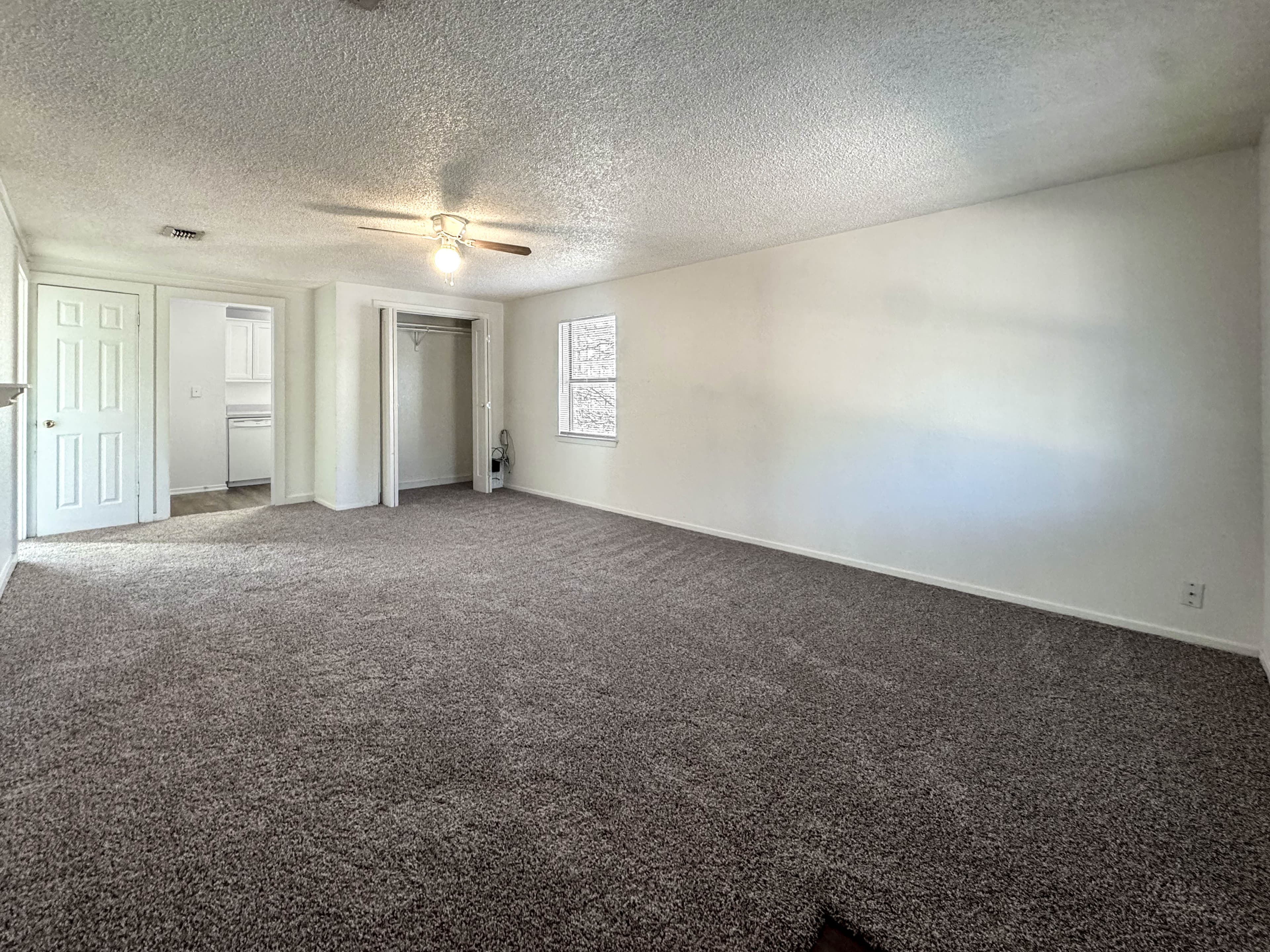 Scott Brown Properties — Elm Place Apartments - Photo 4