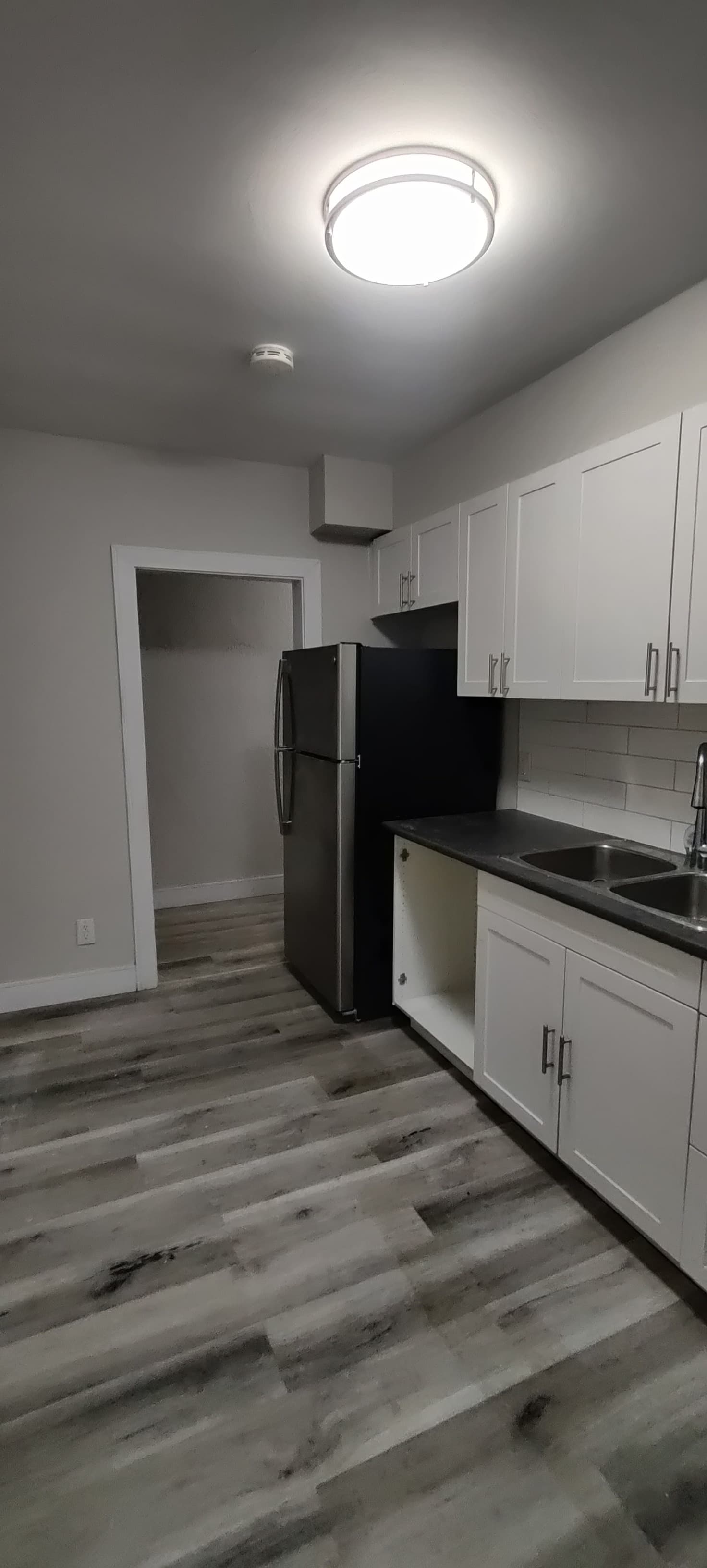 Whitehall Apartments - Photo 7