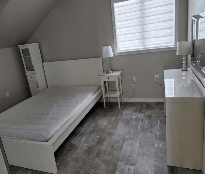 K-W Property Management — 1 Bedroom(s) and 1 Bathroom(s) - Photo 2