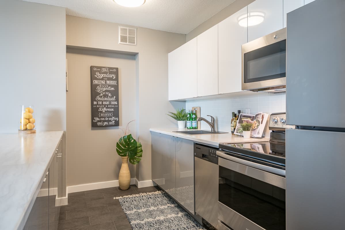 Hazelview Properties — 809 - Photo 3