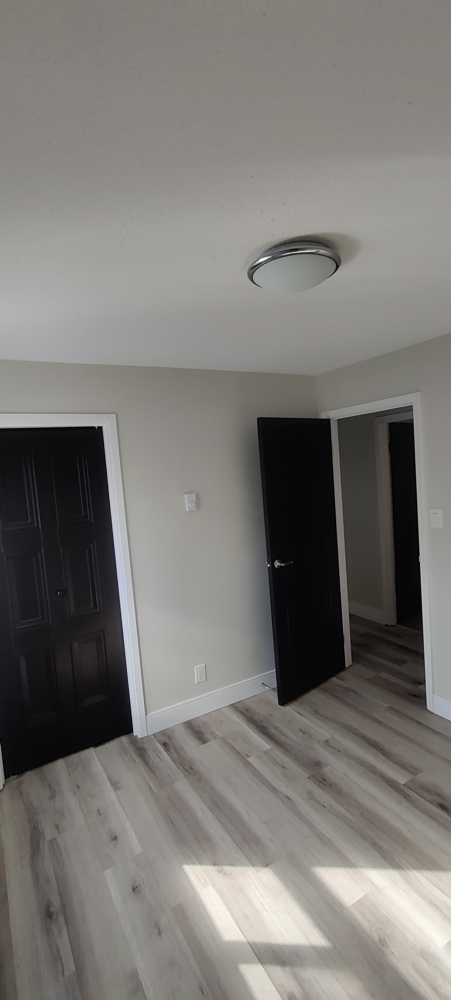 Whitehall Apartments - Photo 8