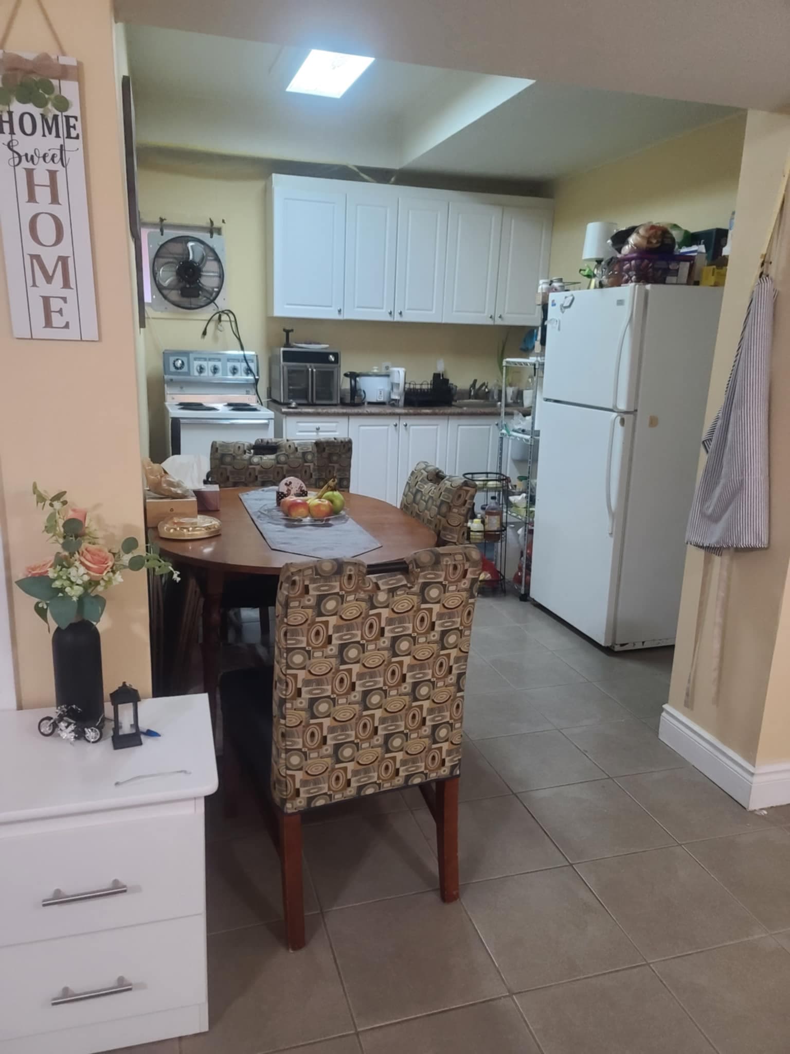 PropertyGuys.com — 1 Bedroom(s) and 1 Bathroom(s) - Photo 2