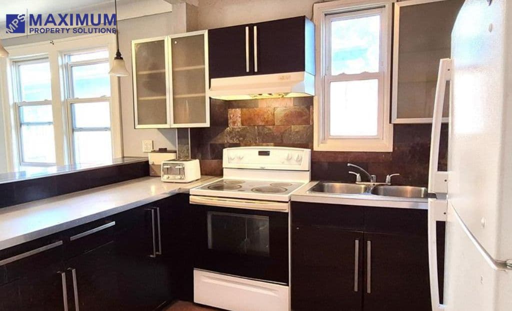 Maximum Property Solutions — 4 Bedroom(s) and 2 Bathroom(s) - Photo 5