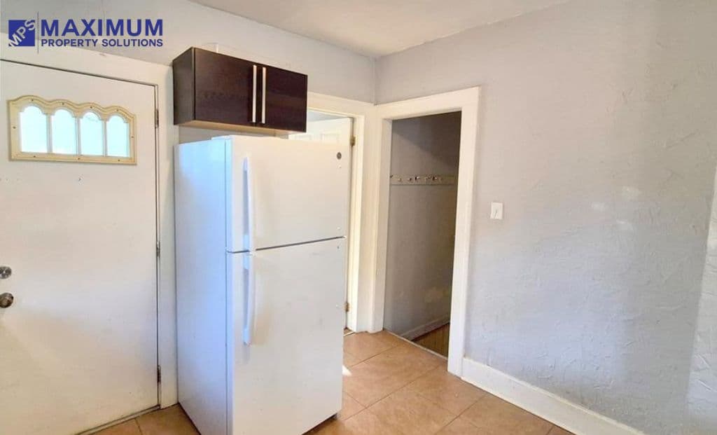 Maximum Property Solutions — 4 Bedroom(s) and 2 Bathroom(s) - Photo 6