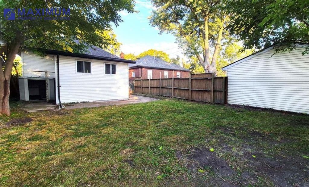 Maximum Property Solutions — 4 Bedroom(s) and 2 Bathroom(s) - Photo 15