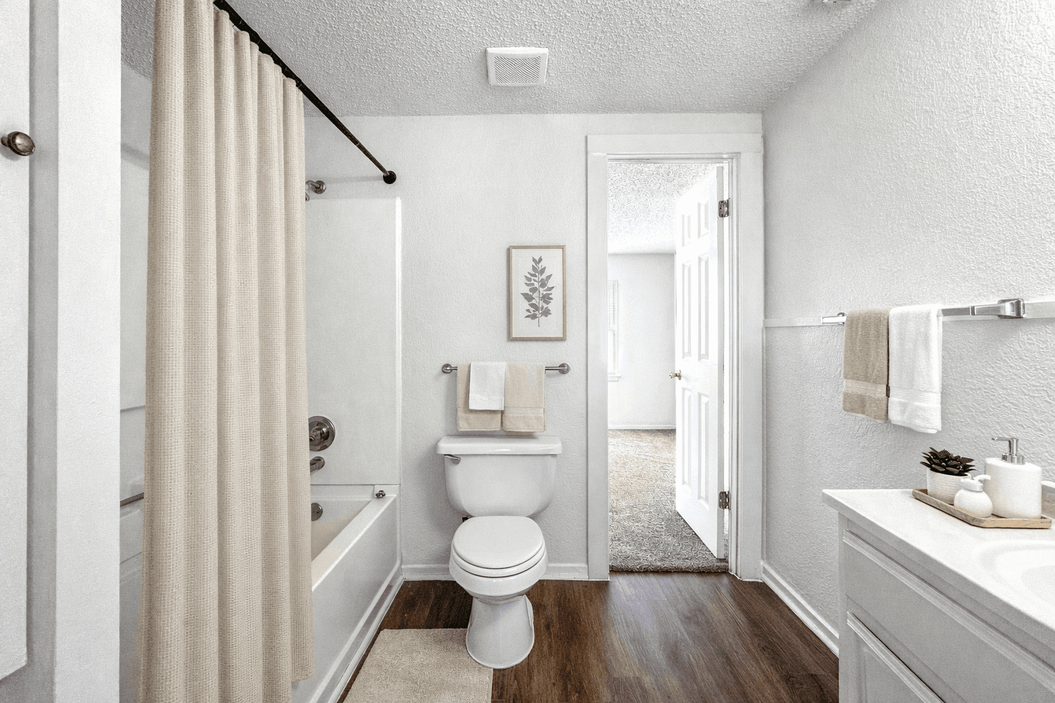 Scott Brown Properties — Elm Place Apartments - Photo 12