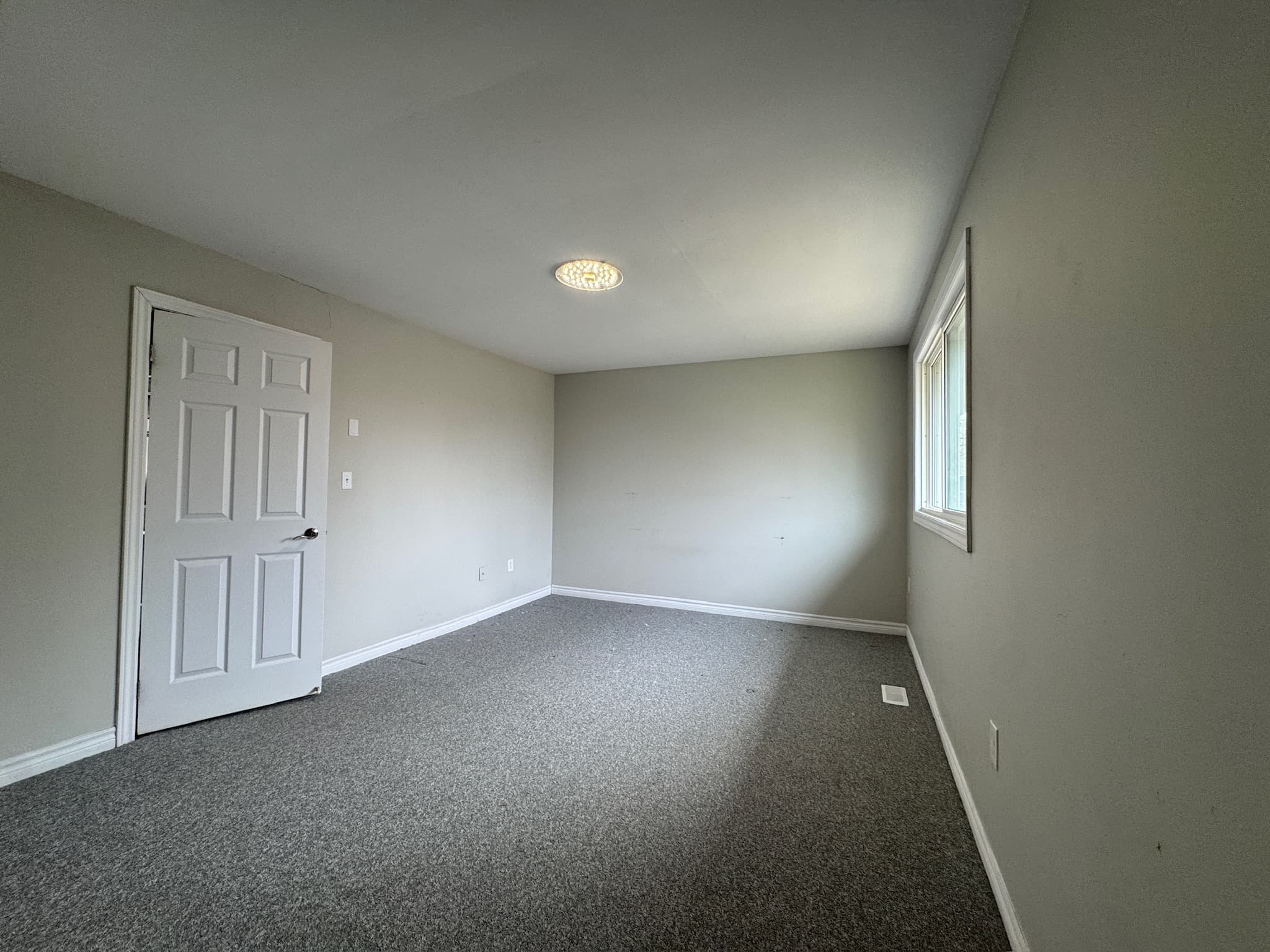Whitehall Apartments — 14 - Photo 8