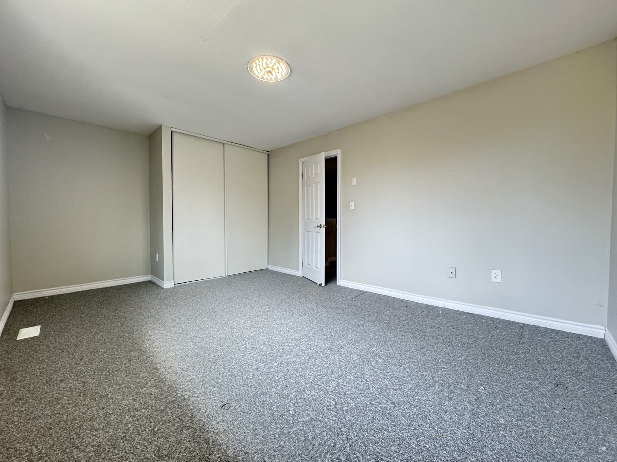 Whitehall Apartments — 14 - Photo 9