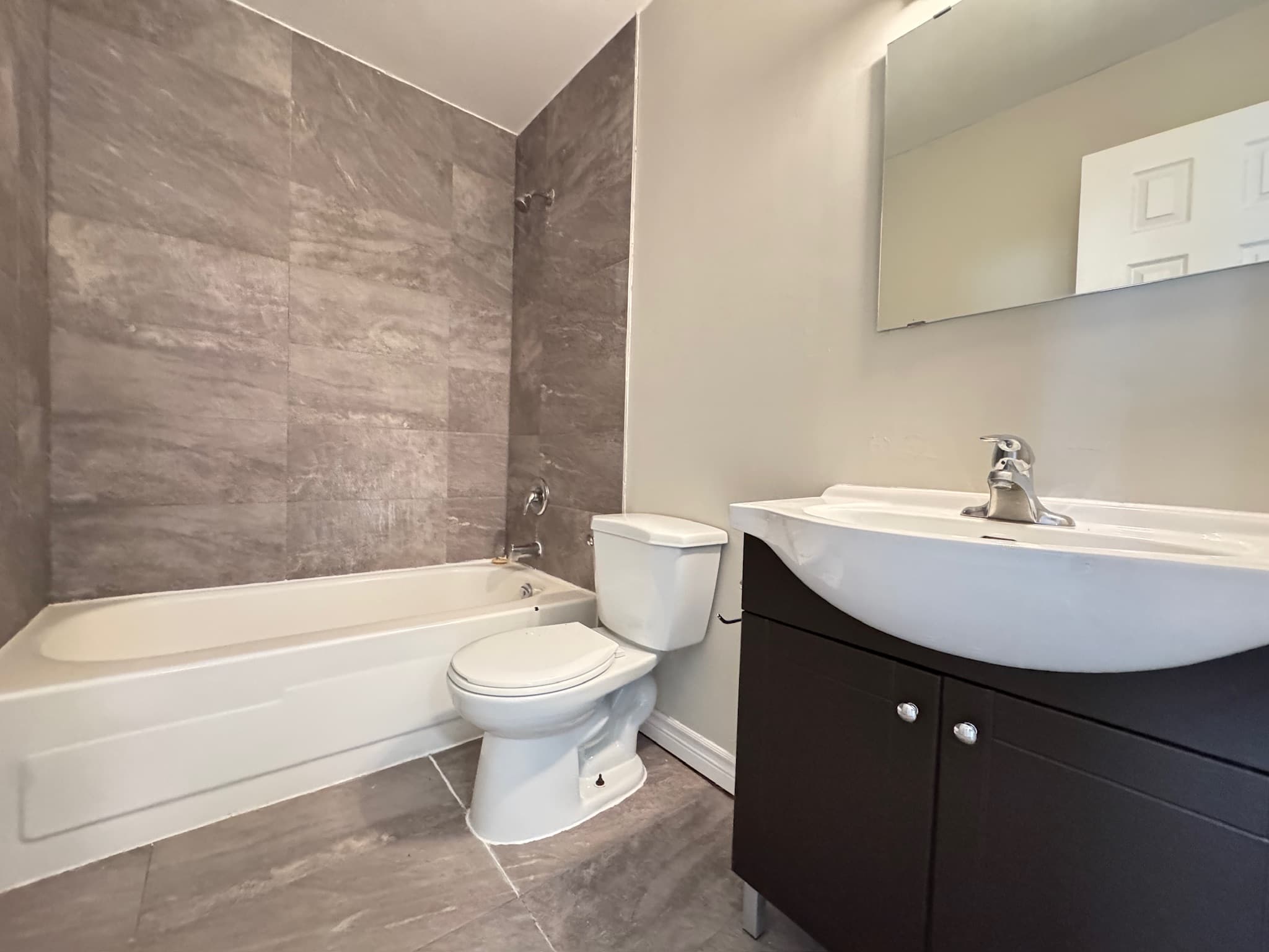 Whitehall Apartments — 14 - Photo 17