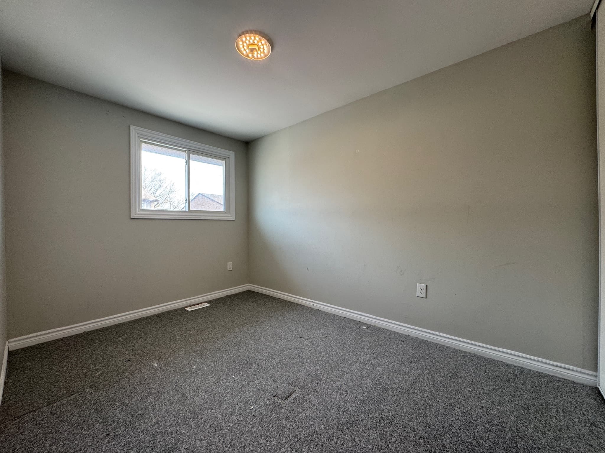 Whitehall Apartments — 14 - Photo 14