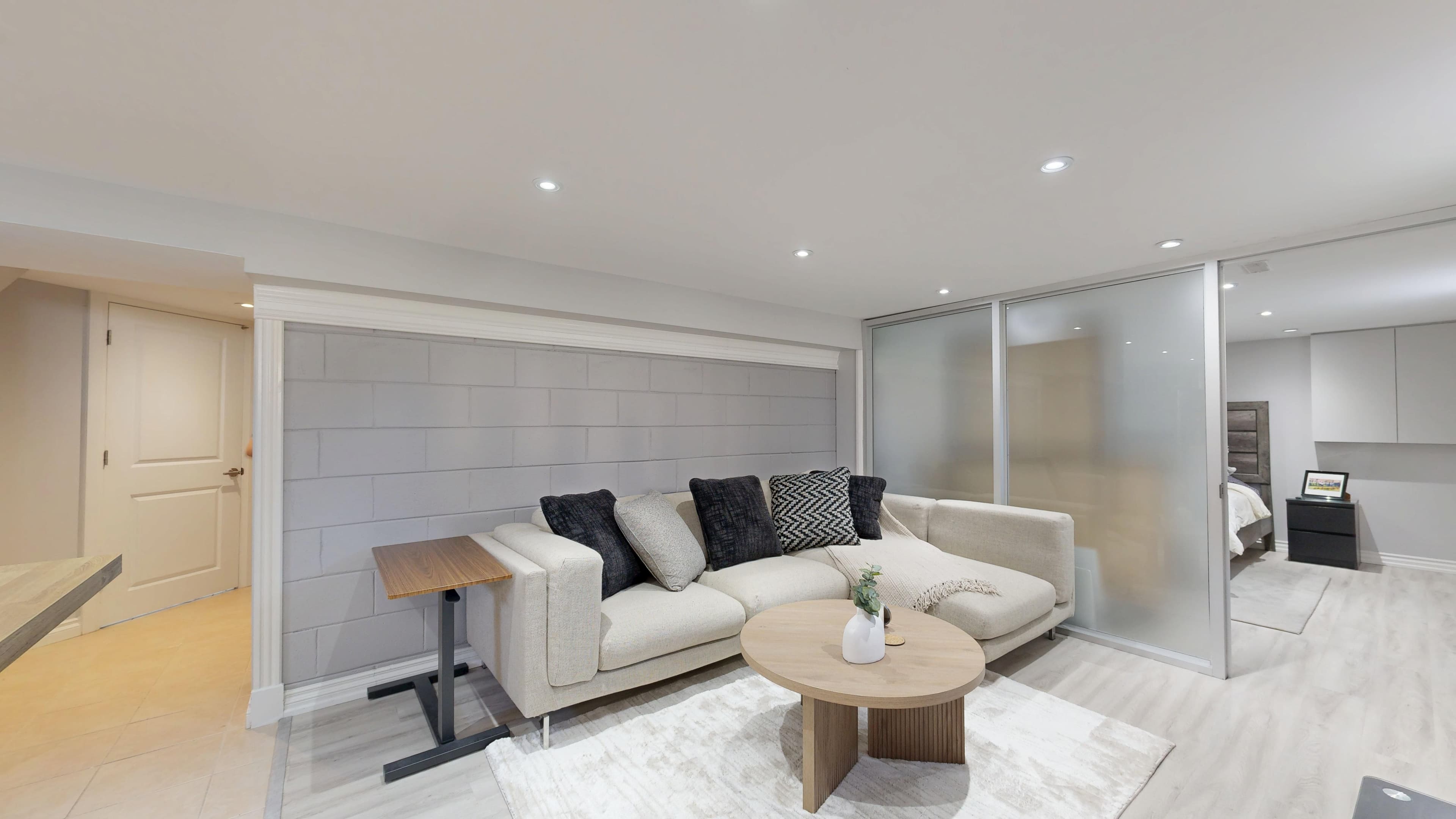 Rhenti — 1 Bedroom(s) and 1 Bathroom(s) - Photo 4