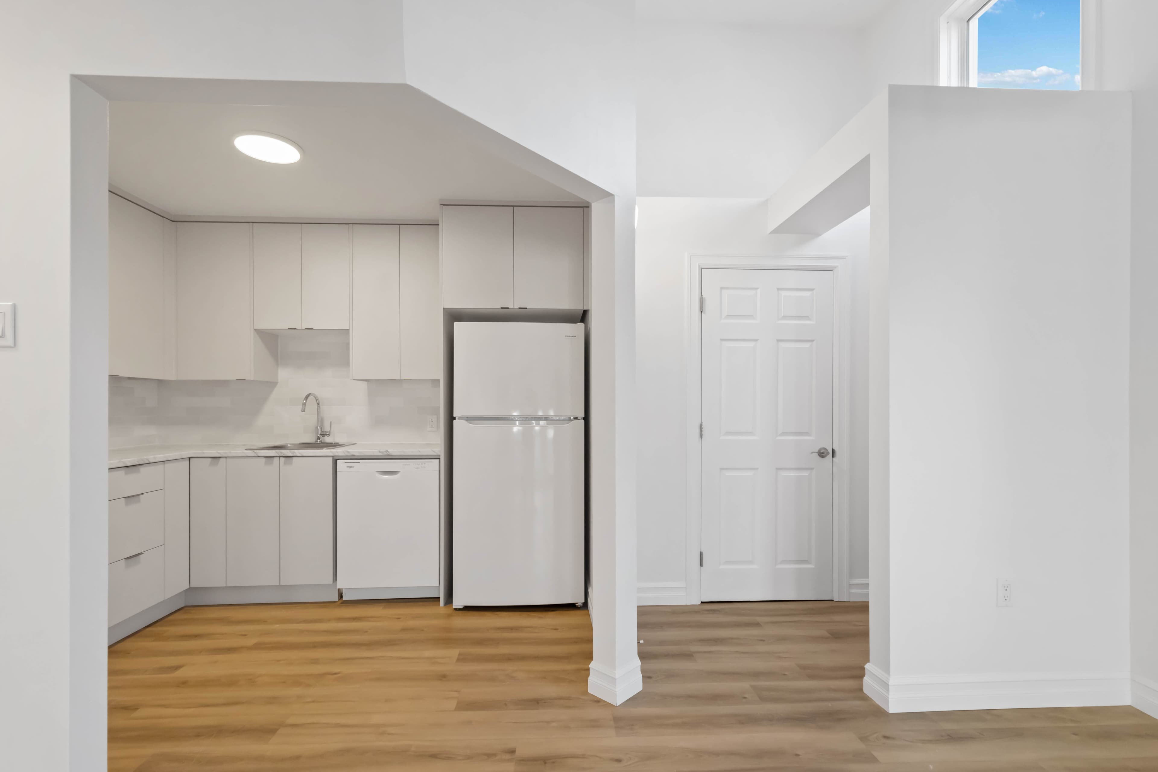 horizon court properties — 705 - Photo 3
