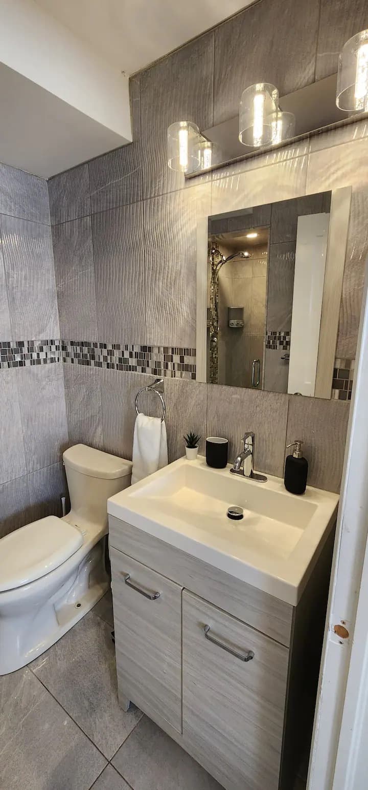 Rhenti — 3 Bedroom(s) and 1.5 Bathroom(s) - Photo 33
