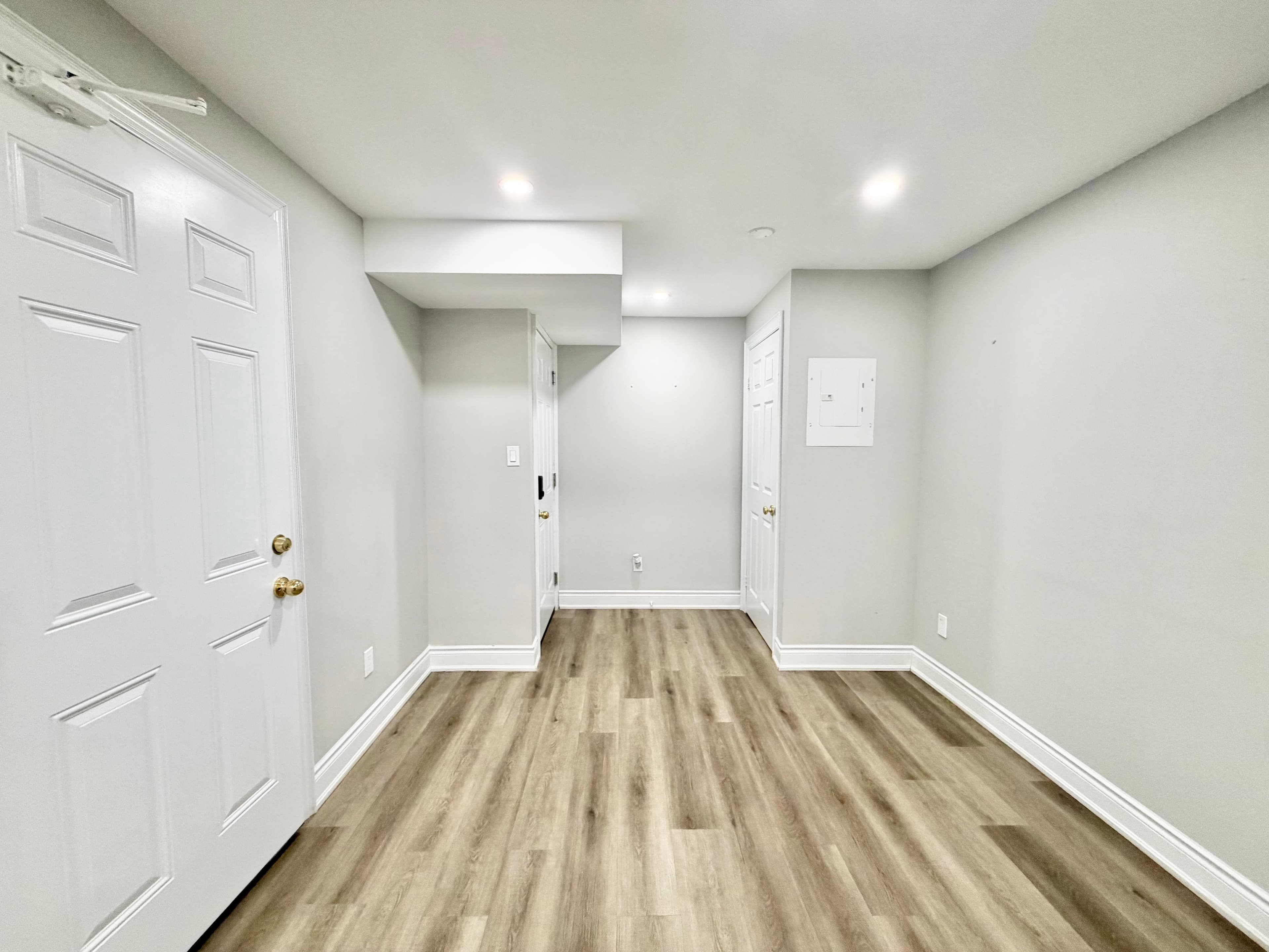 Metra Leasing — 2 Bedroom(s) and 1 Bathroom(s) - Photo 4
