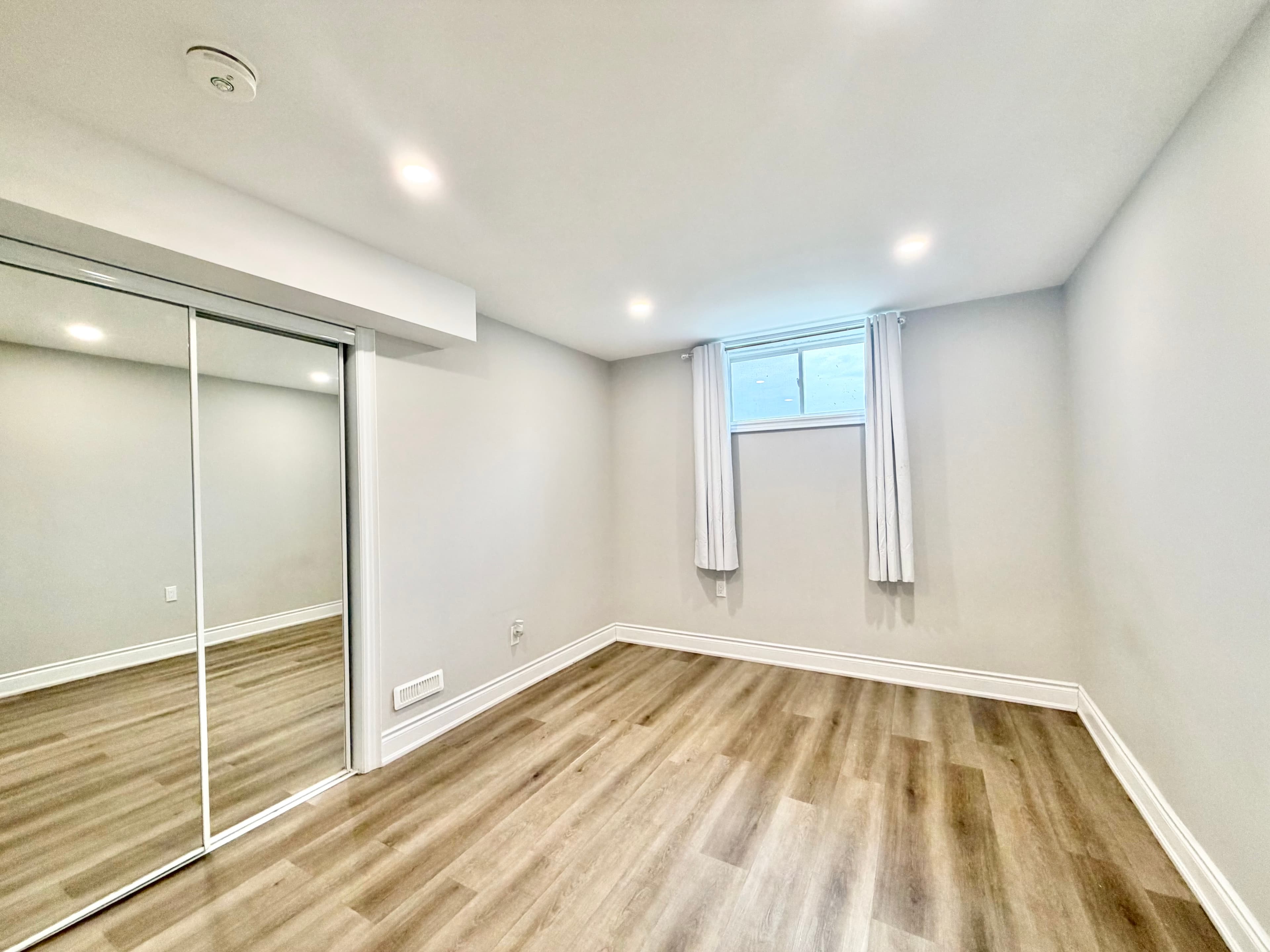 Metra Leasing — 2 Bedroom(s) and 1 Bathroom(s) - Photo 6