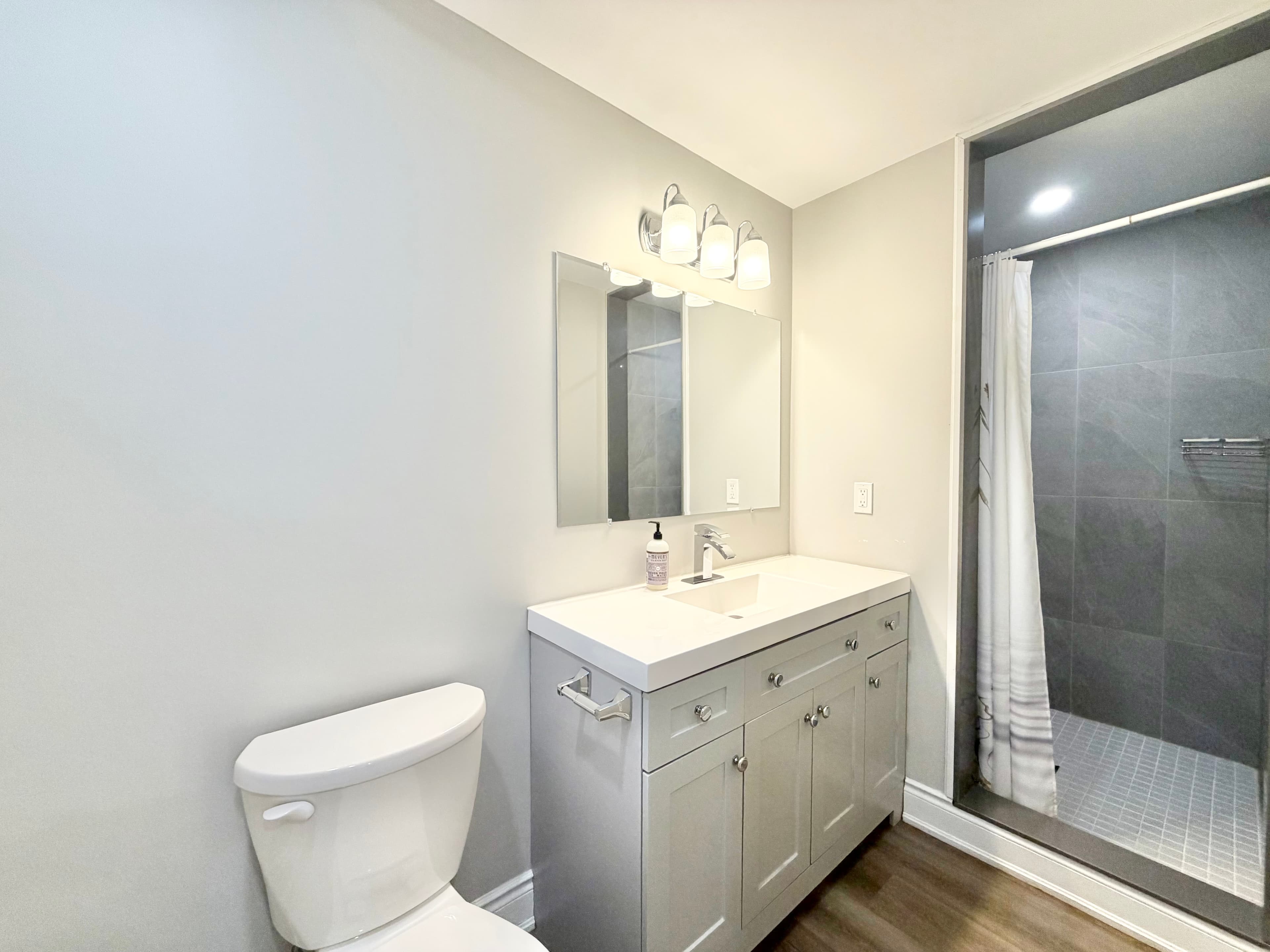 Metra Leasing — 2 Bedroom(s) and 1 Bathroom(s) - Photo 12