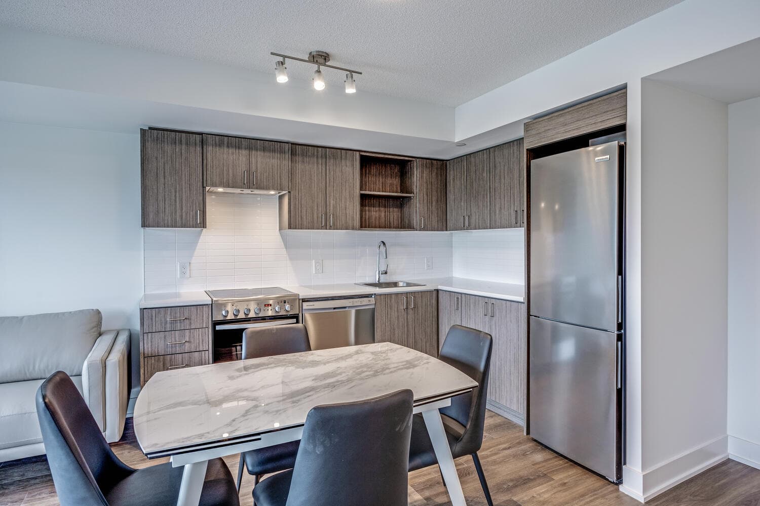 Cedarmount Capital - Photo 10