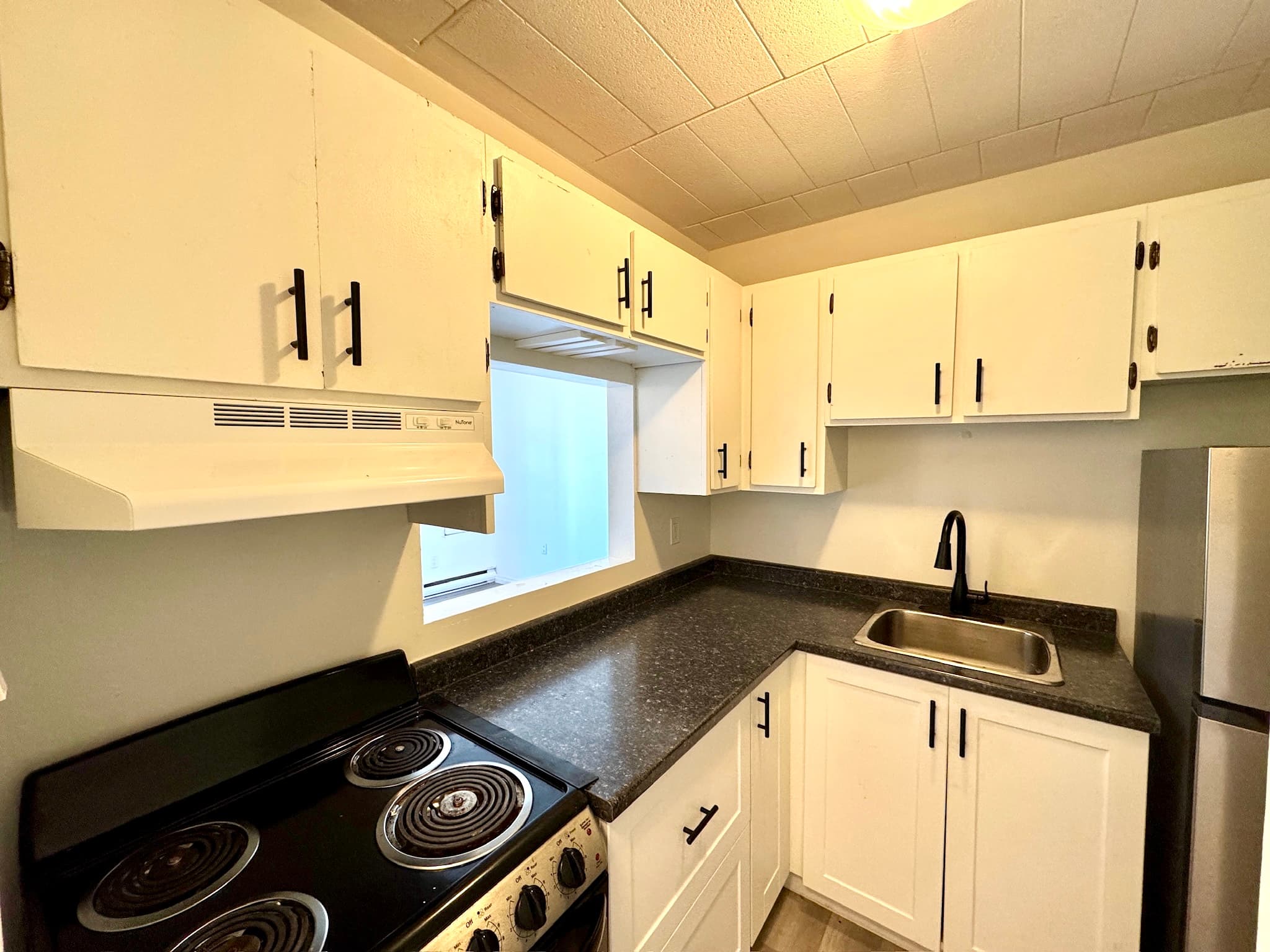 Whitehall Apartments — 103 - Photo 4