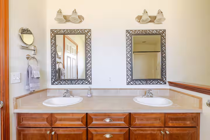 Rhenti — 4 Bedroom(s) and 2 Bathroom(s) - Photo 6