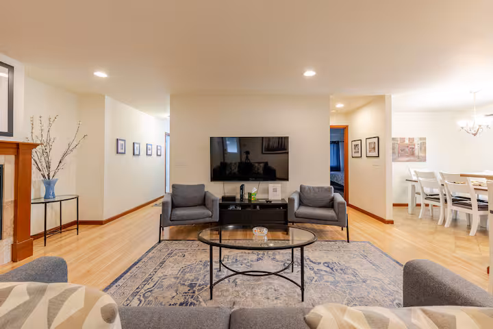 Rhenti — 4 Bedroom(s) and 2 Bathroom(s) - Photo 9
