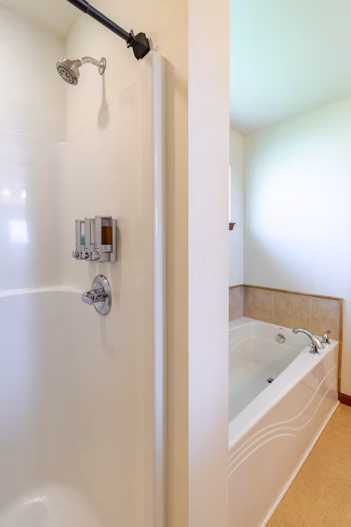 Rhenti — 4 Bedroom(s) and 2 Bathroom(s) - Photo 10